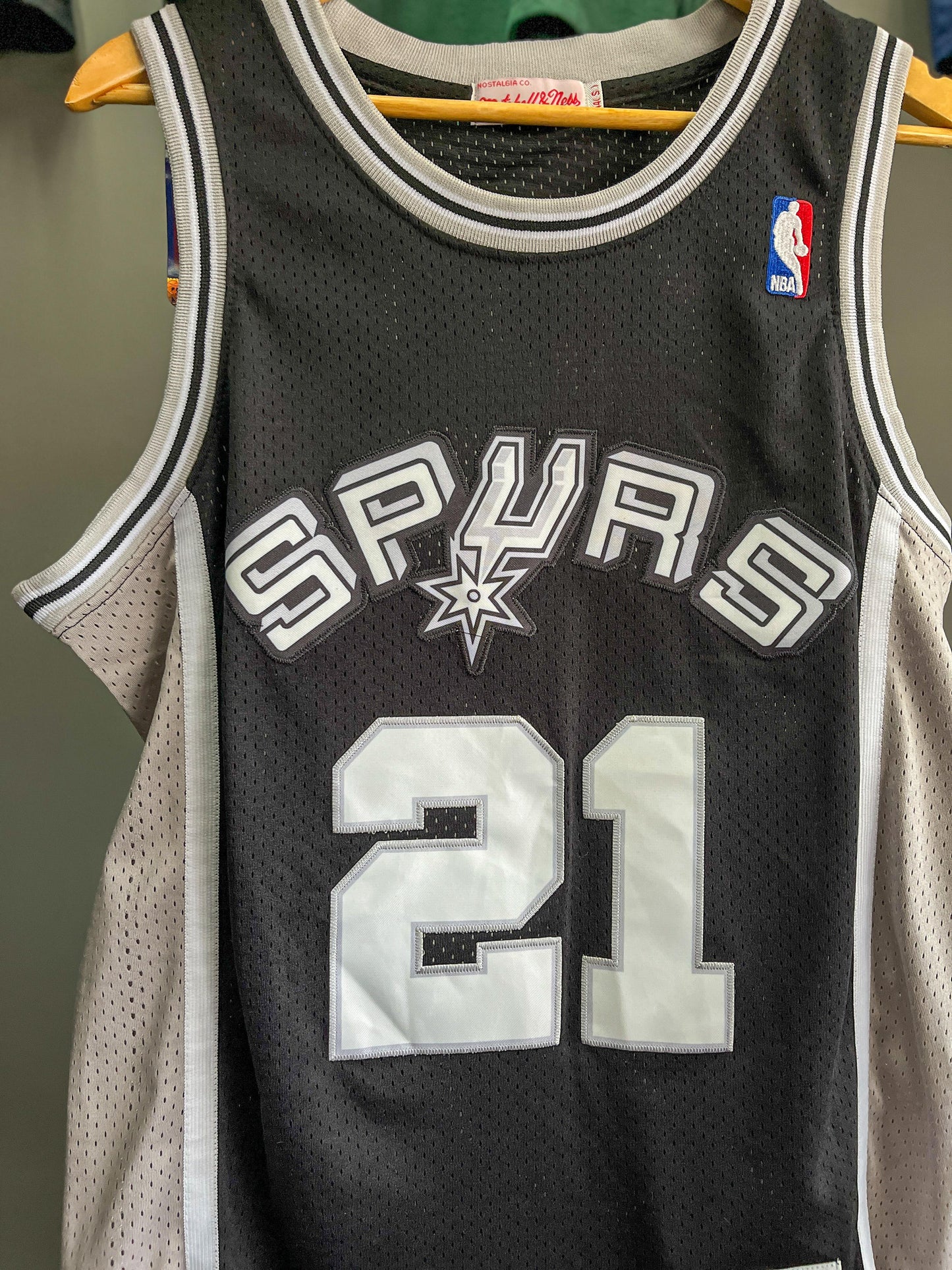 San Antonio Spurs "Duncan 21" Mitchell & Ness NBA Basketball Vest - Small