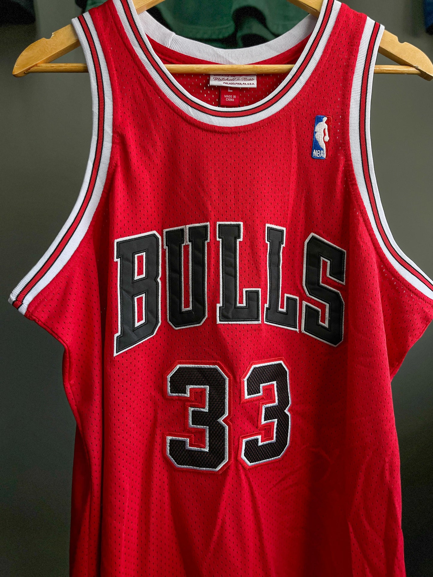 Chicago Bulls "Pippen 33" Mitchell & Ness NBA Basketball Vest - Large