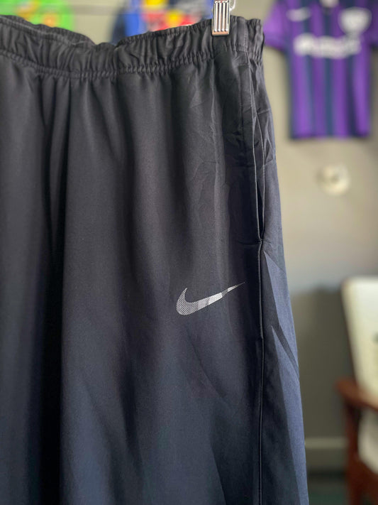 Nike Dri-Fit Swoosh Trackpants - Large
