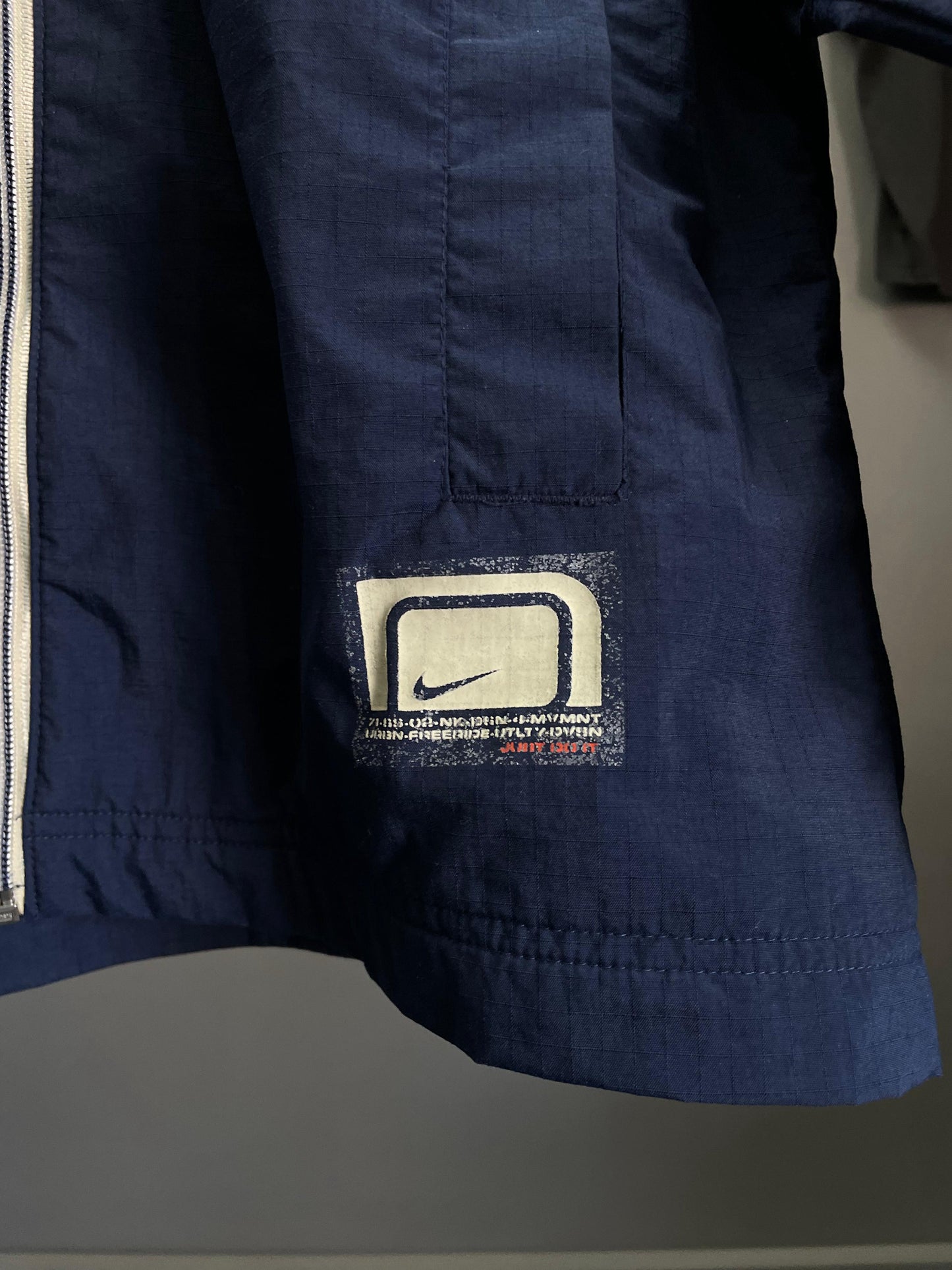 Nike Lightweight Jacket - Fits Small