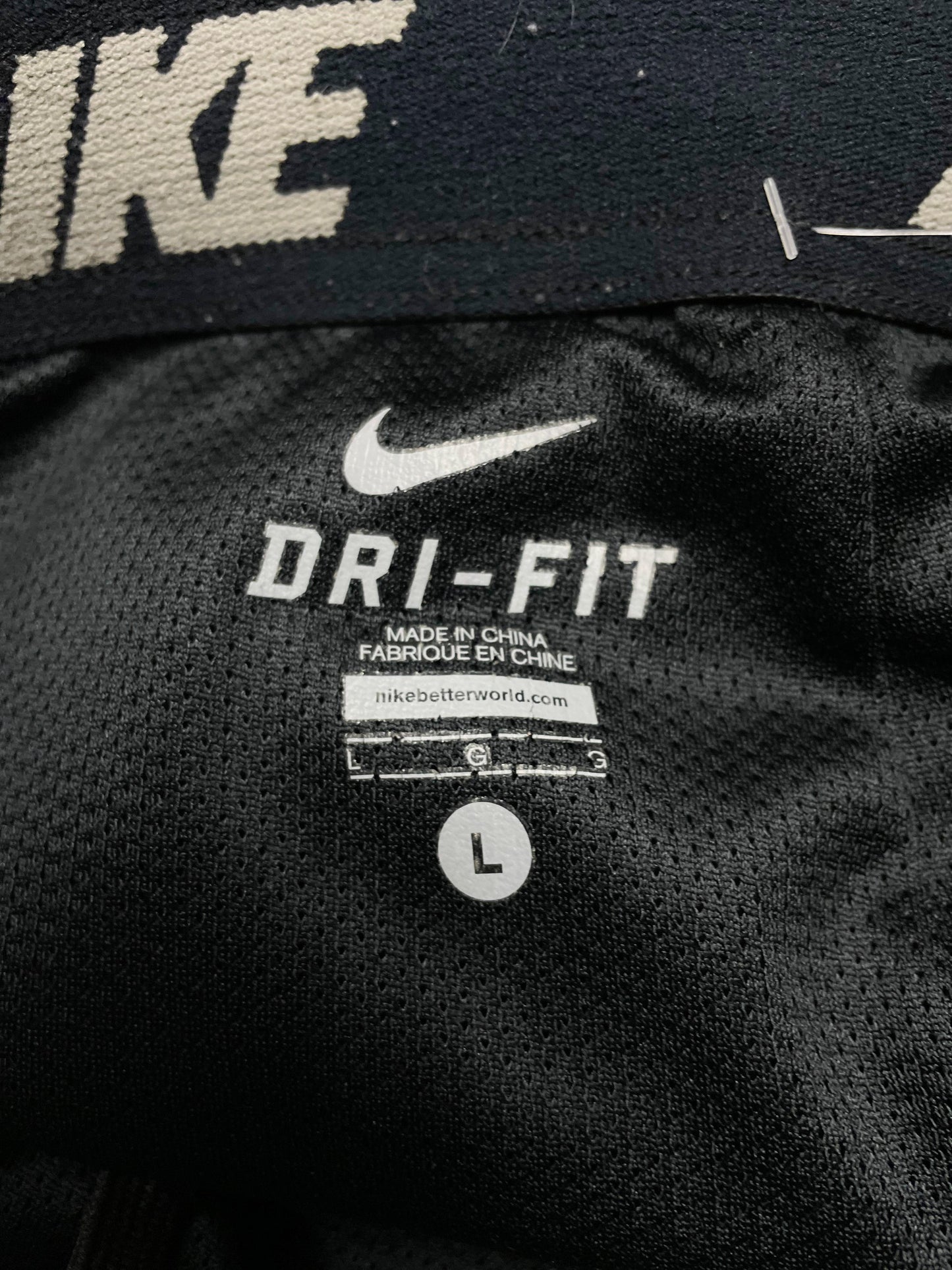 Nike Dri-Fit Swoosh Shorts - Large