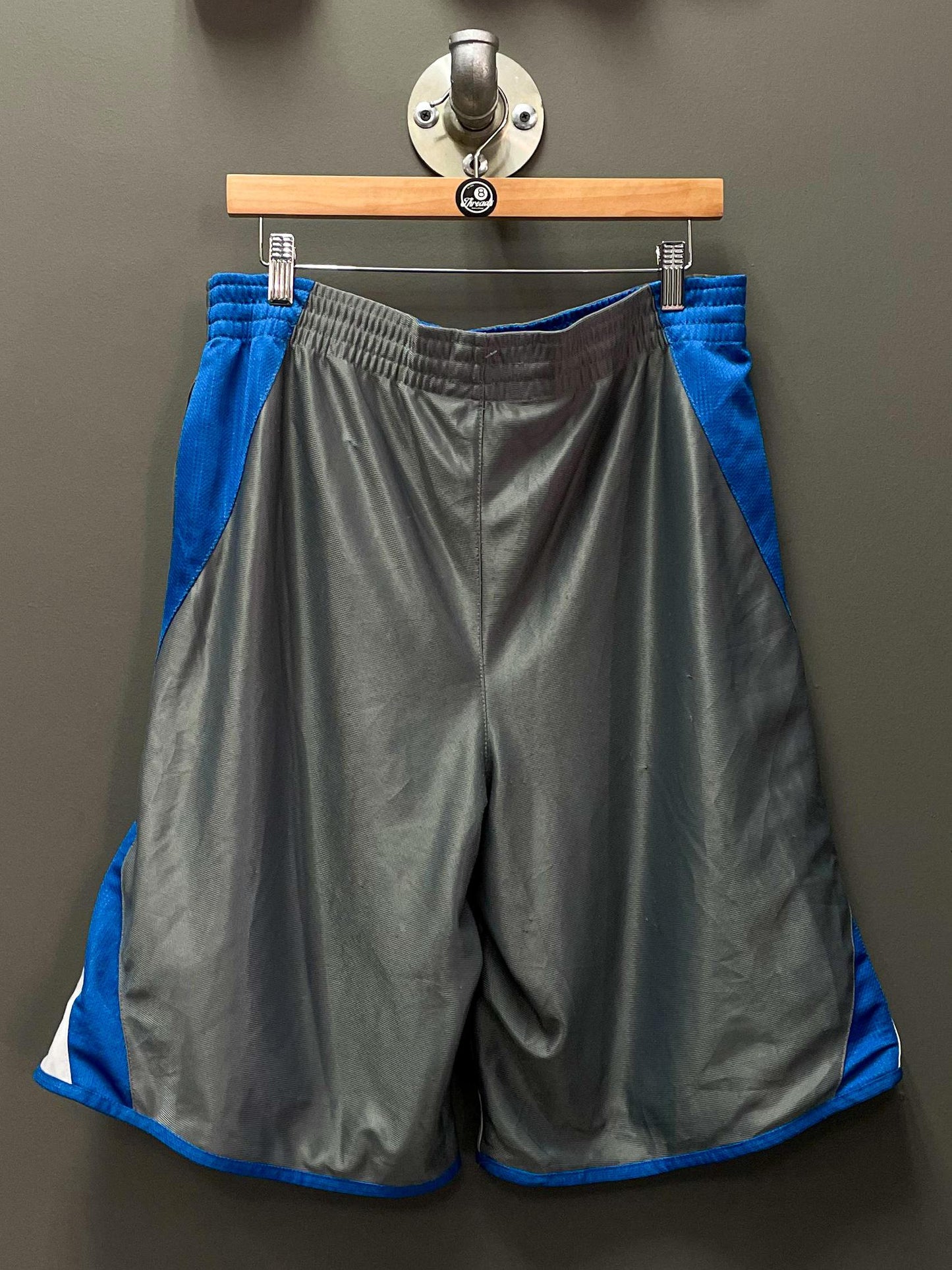 STARTER Basketball Shorts - Large