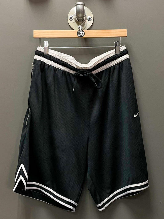 Nike Swoosh Dri-Fit Basketball Shorts - Large