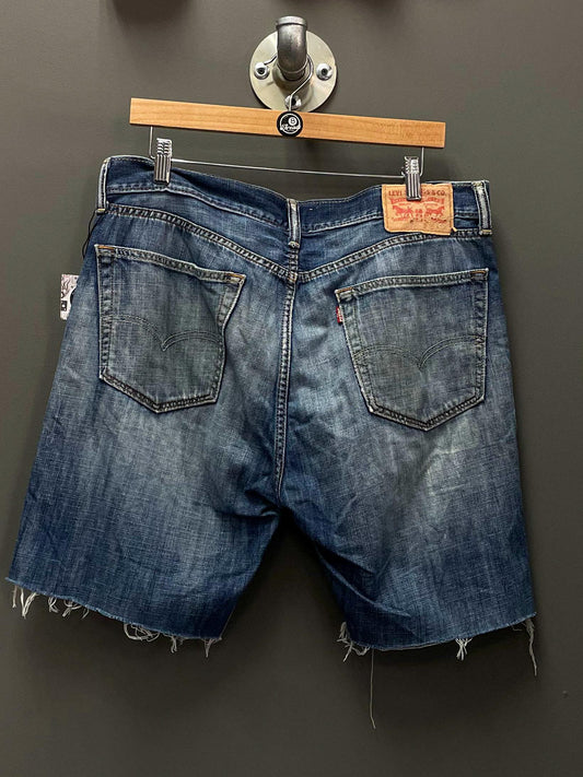 Levi's Original Denim Shorts (Jorts) - 36 (Large)