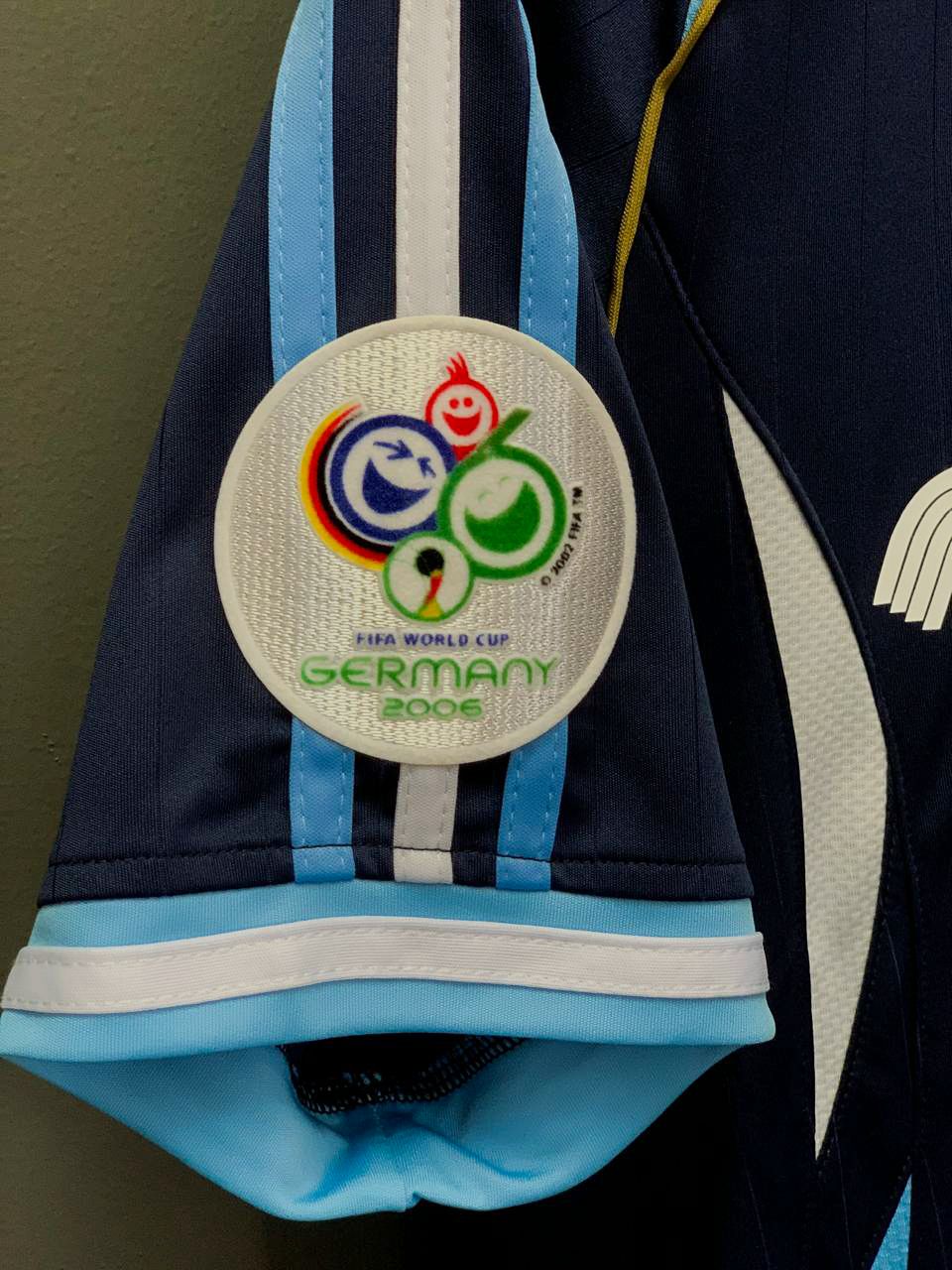 Argentina 2006 World Cup Adidas "Messi 19" Home Retro Football Jersey - Small