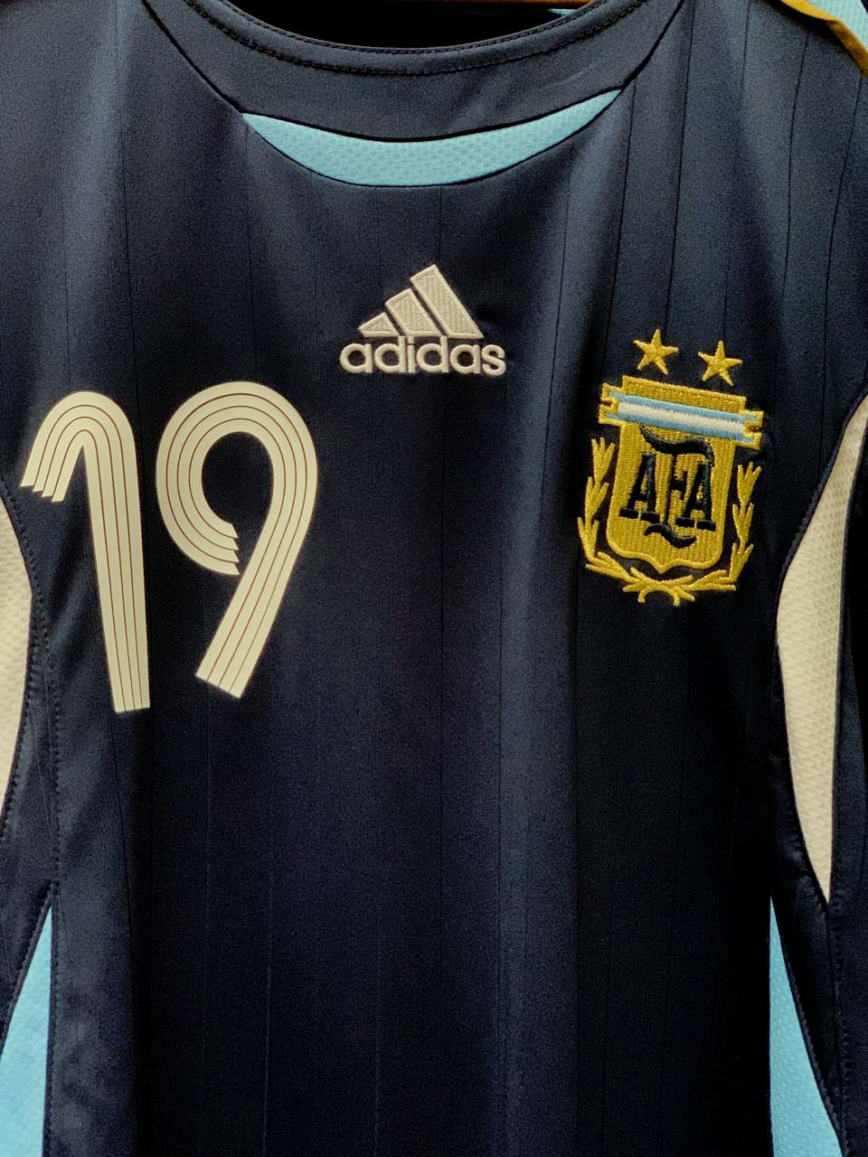 Argentina 2006 World Cup Adidas "Messi 19" Home Retro Football Jersey - Small
