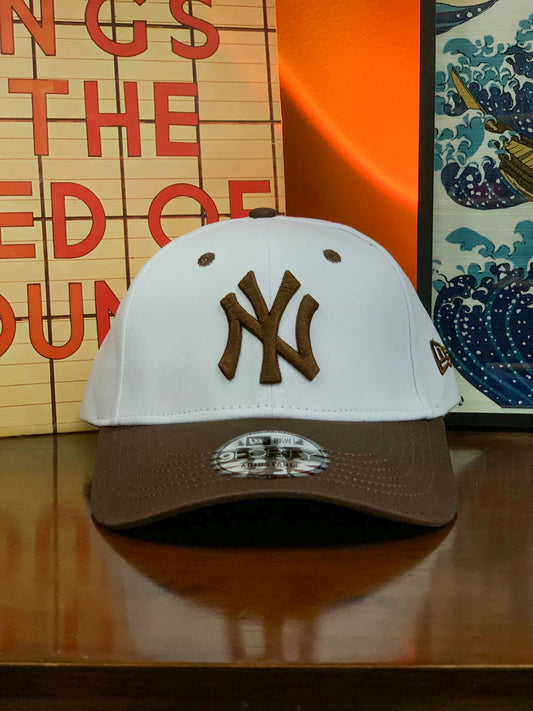 NY New York New Era 9FIFTY Curved Peak Cap - Brown/White