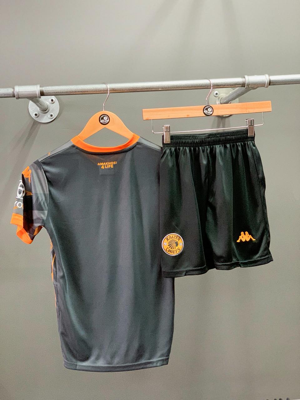 Kaizer Chiefs 25/26 Kids Football Kit