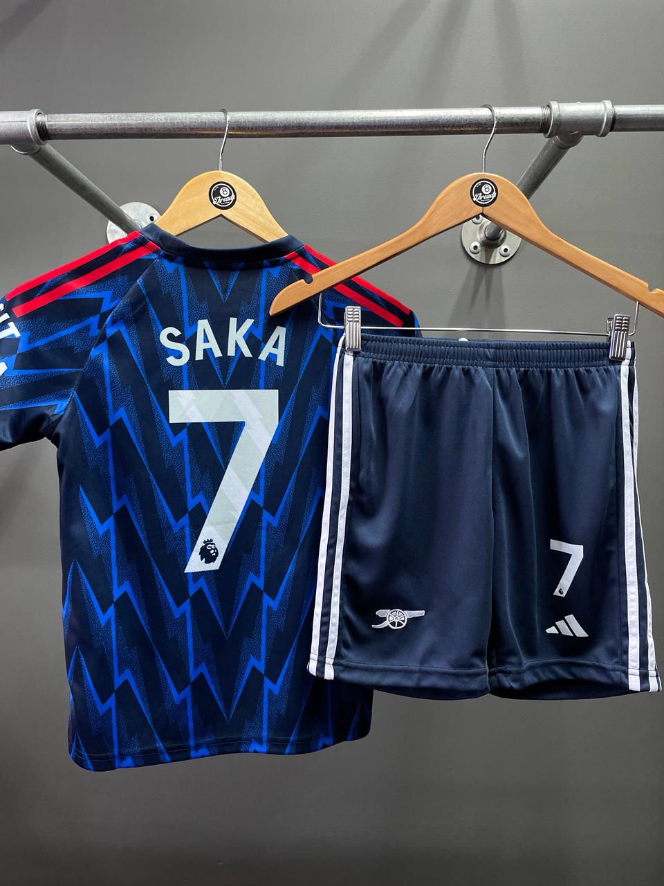 Arsenal 25/26 "Saka 7" Adidas Kids Football Kit