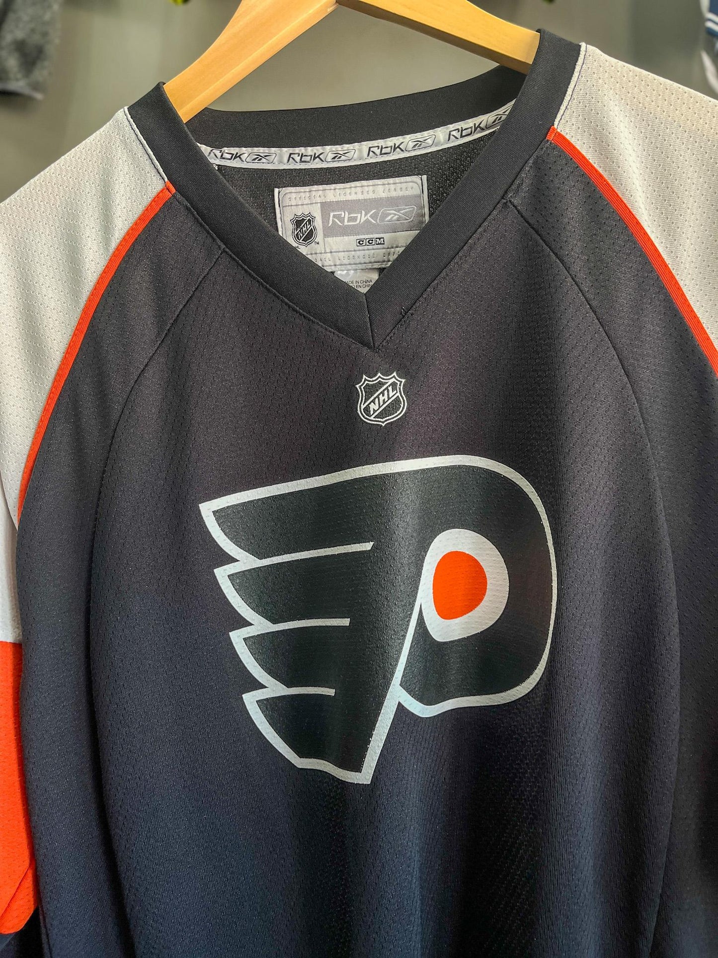 Philadelphia Flyers Reebok NHL Ice Hockey Jersey - Small