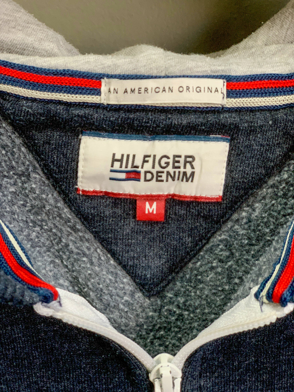 Tommy Hilfiger Small Logo Zip Hoodie - Medium