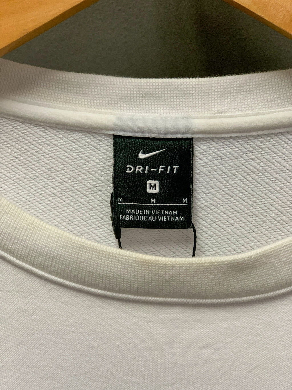 Nike Swoosh Dri Fit Sweater - Medium