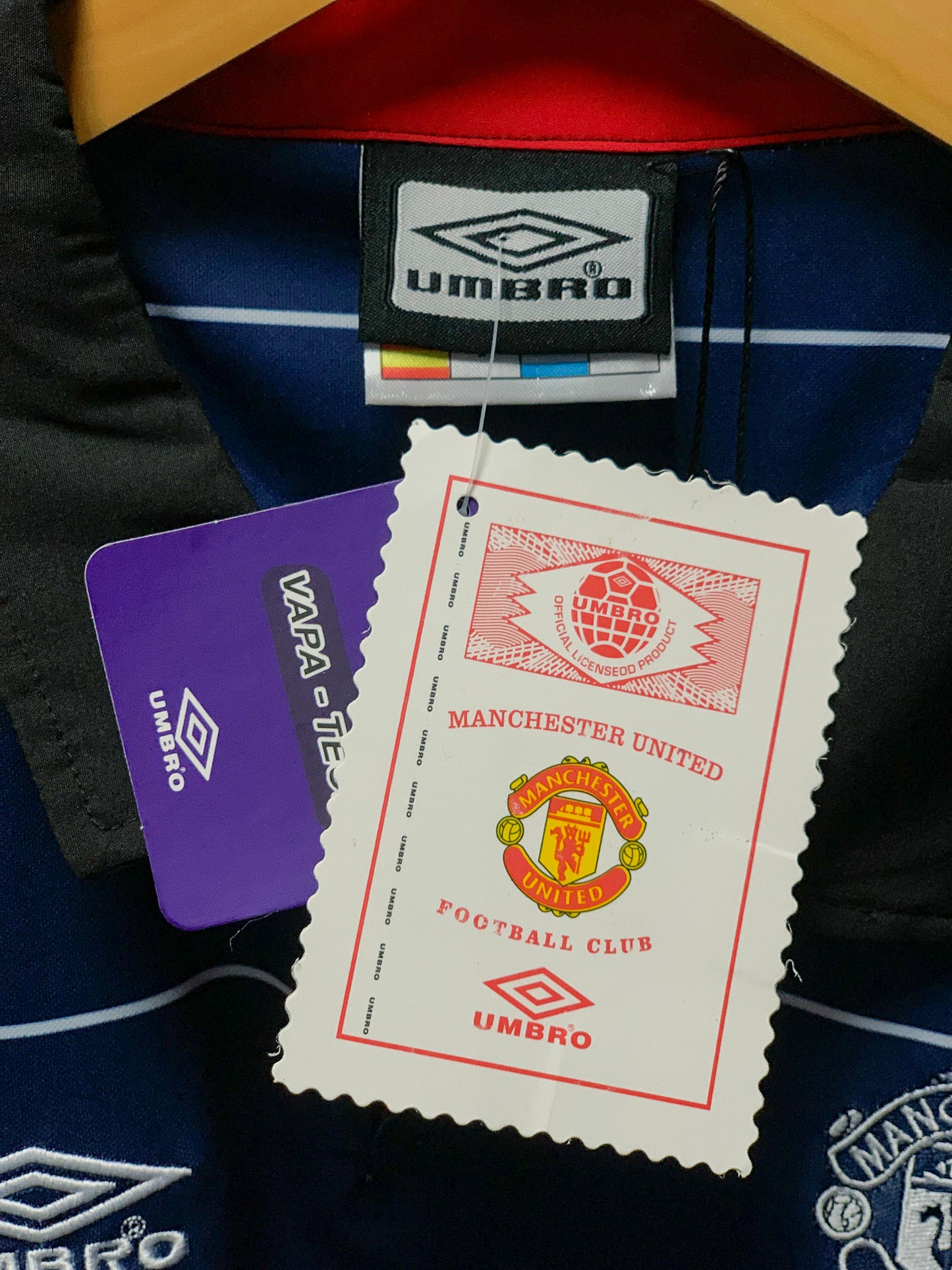 Manchester United 1999/2000 Away Retro Football Jersey - Large