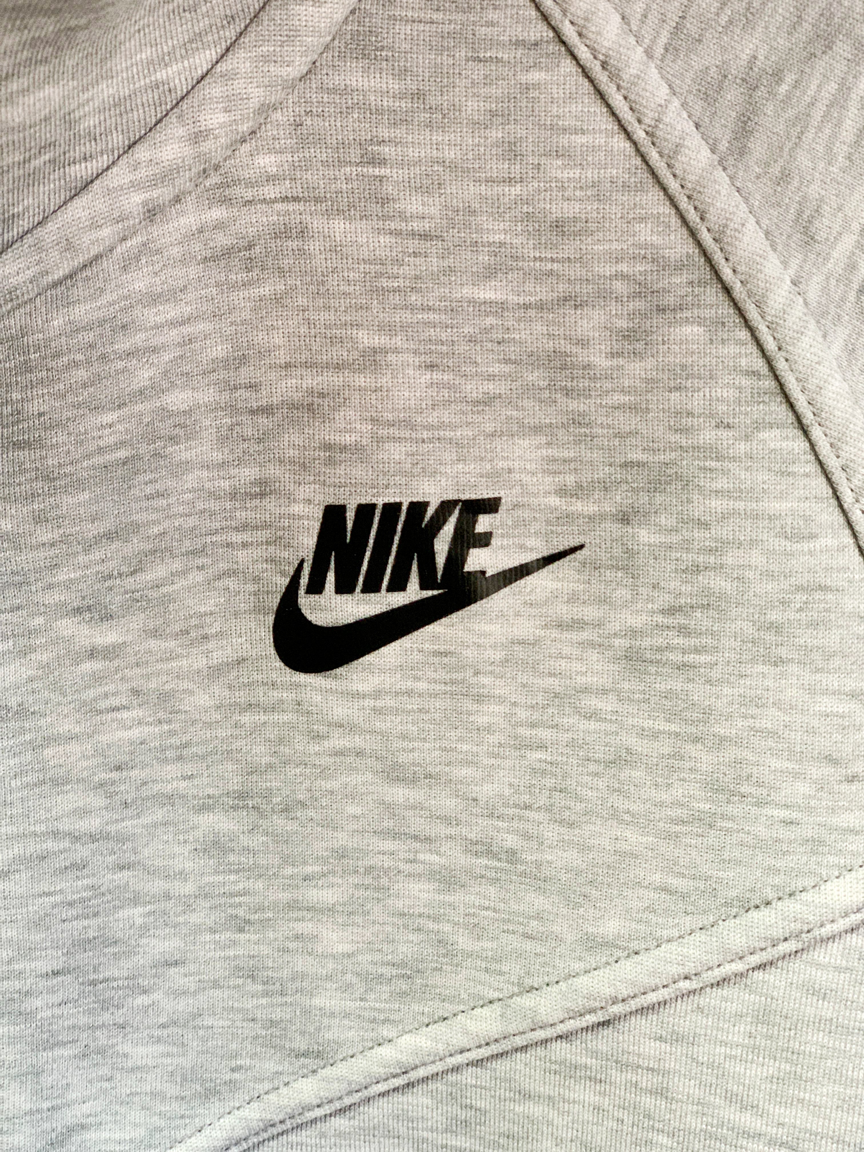 Nike Tech Fleece Hoodie - Small