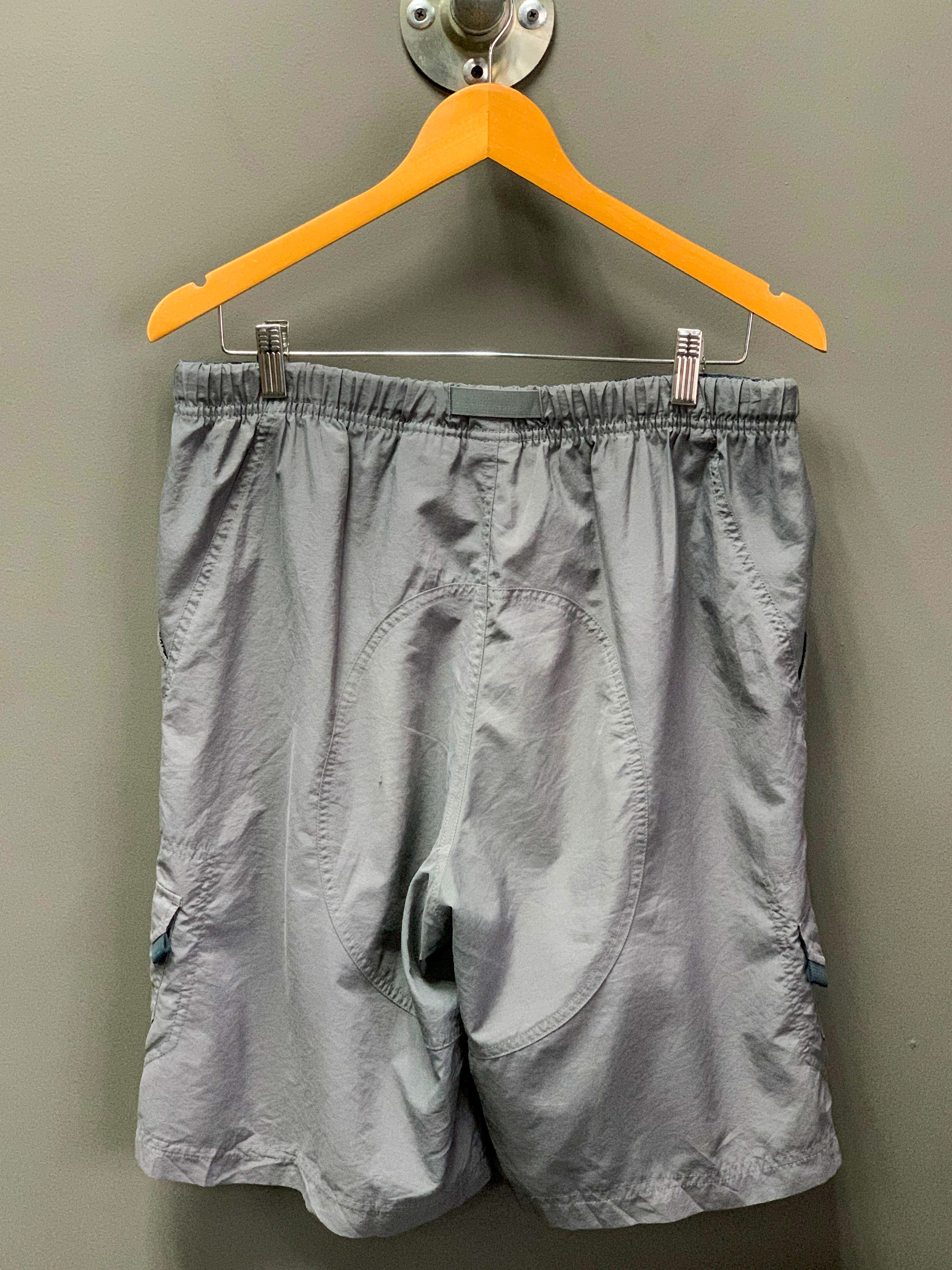 Nike ACG Cargo Shorts - Large