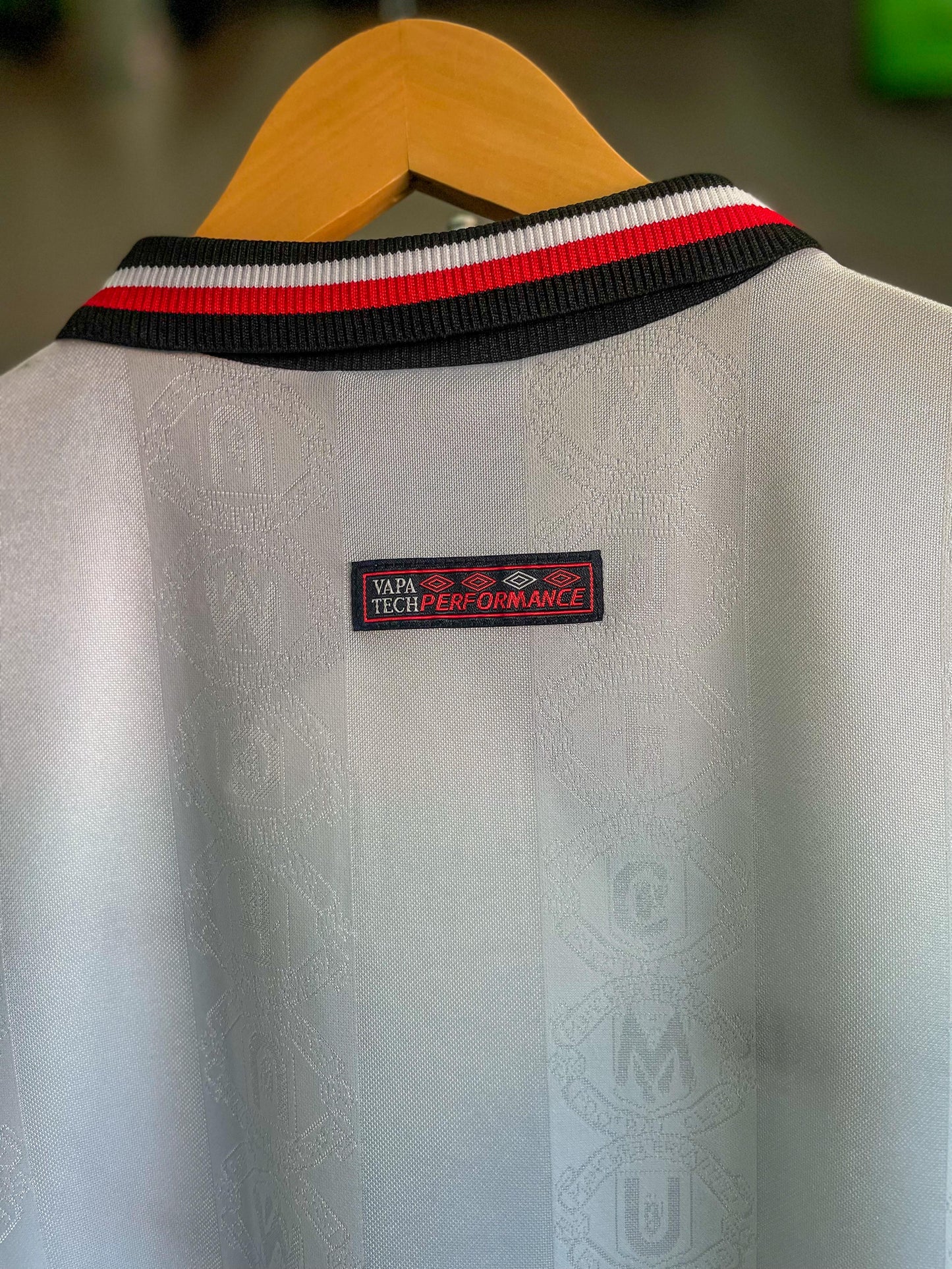 Manchester United Sharp 1998-99 Away Retro Football Jersey
