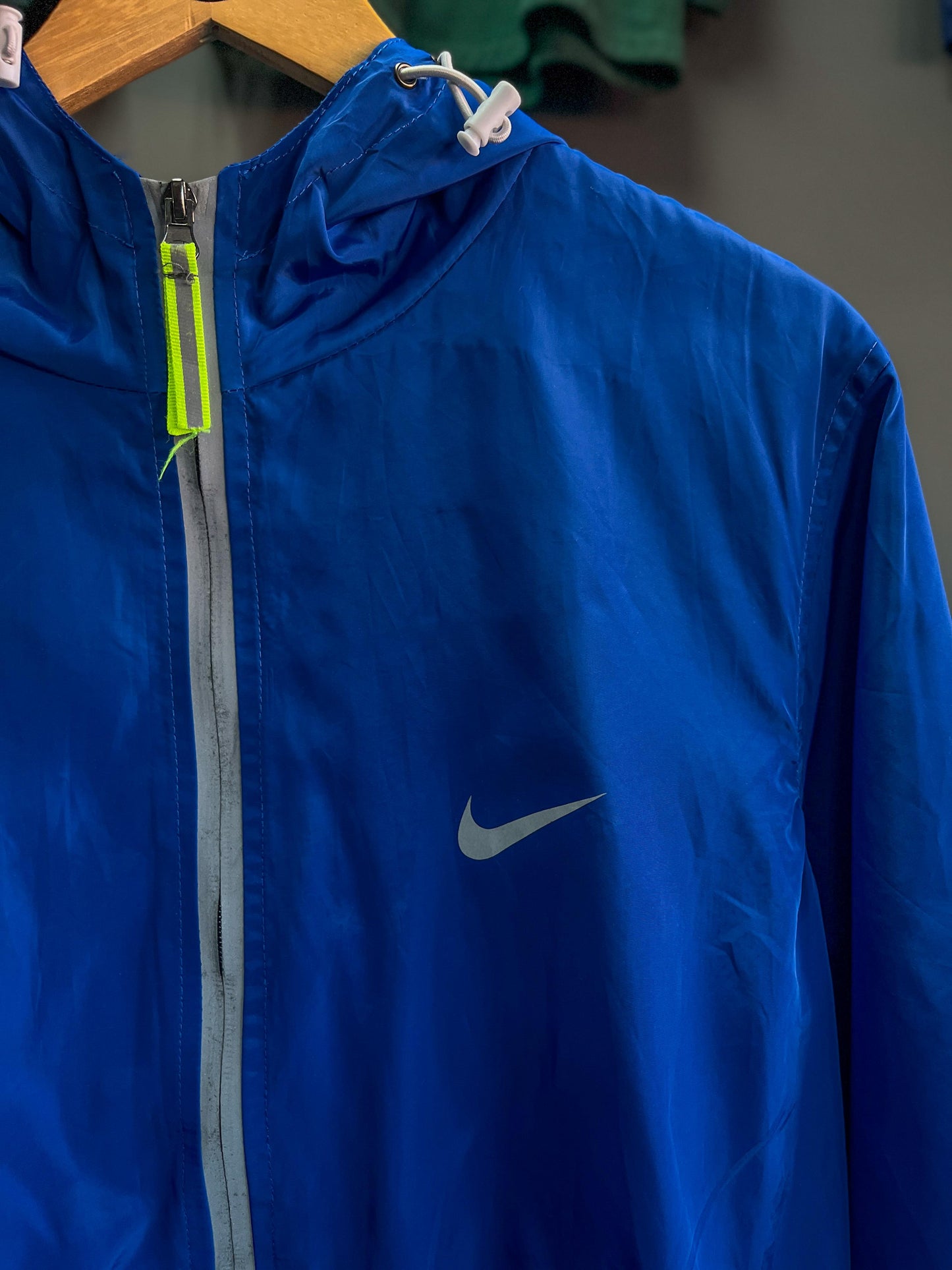 Nike Lightweight Reflective Sports Jacket - Medium