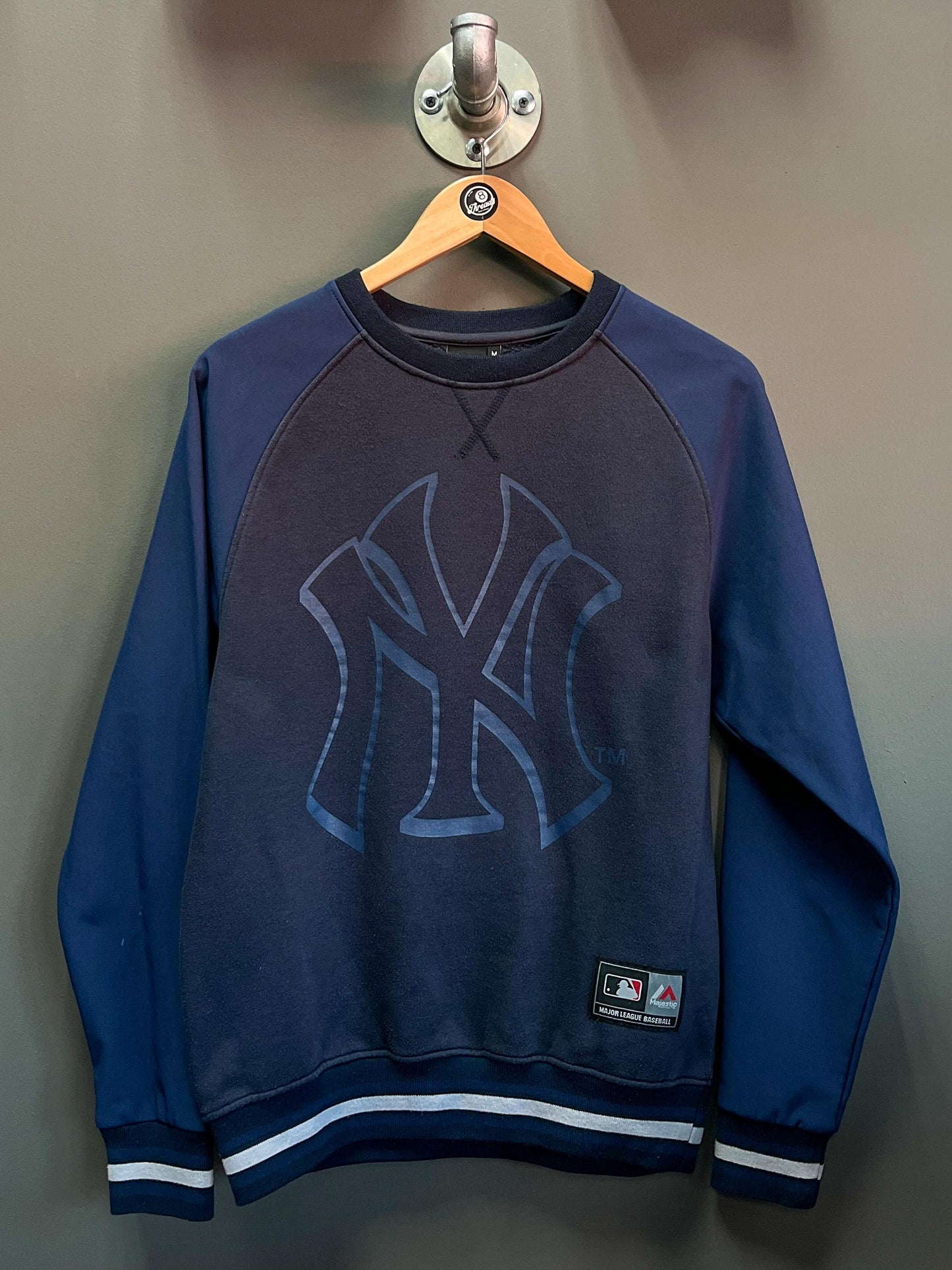NY Yankees Majestic MLB Baseball Sweater - Medium