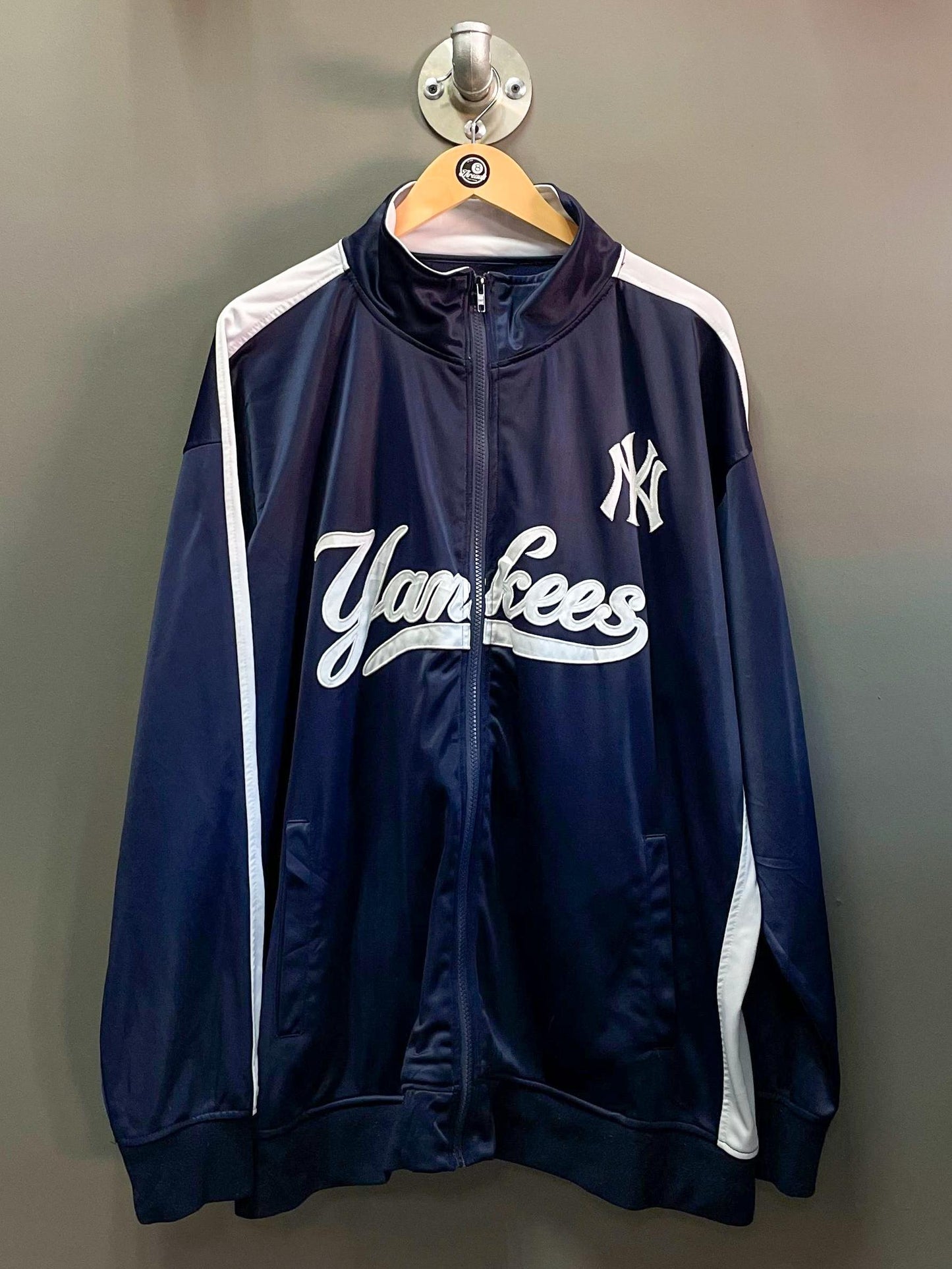 NY Yankees Majestic Baseball Jacket - Extra large