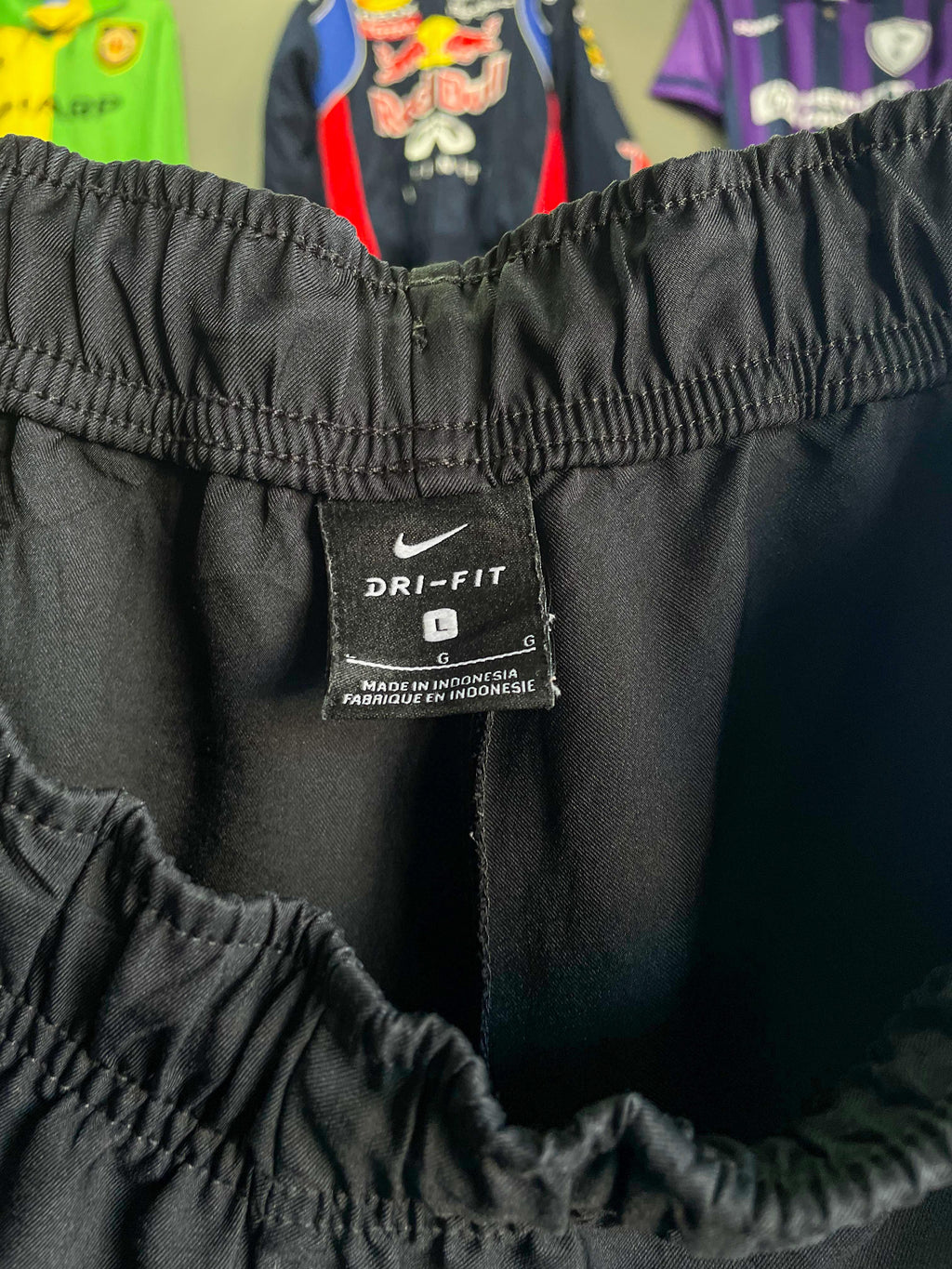 Nike Dri-Fit Swoosh Trackpants - Large