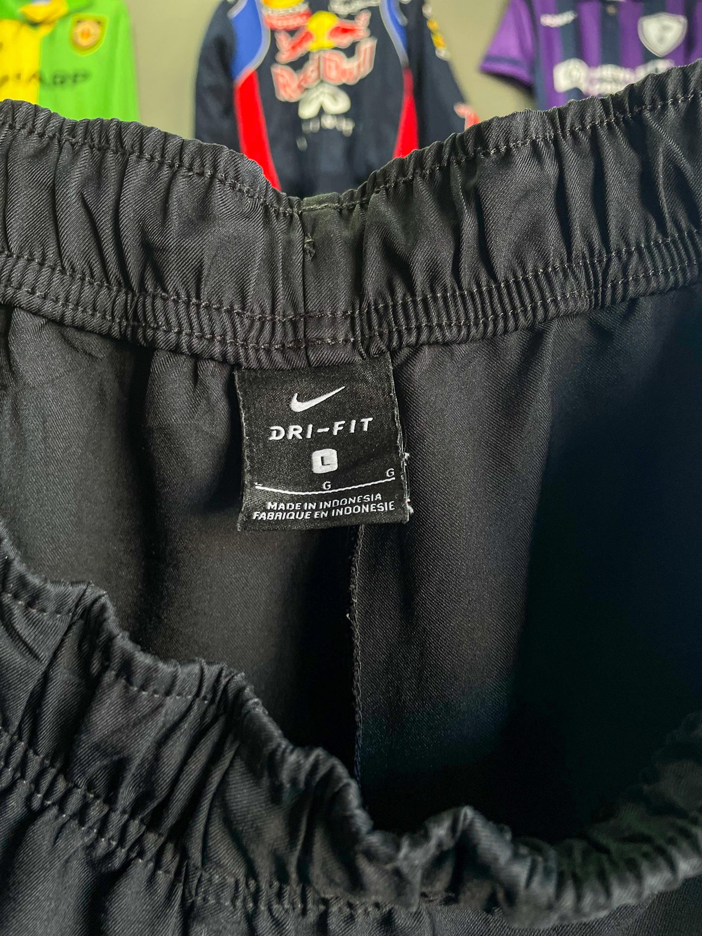 Nike Dri-Fit Swoosh Trackpants - Large
