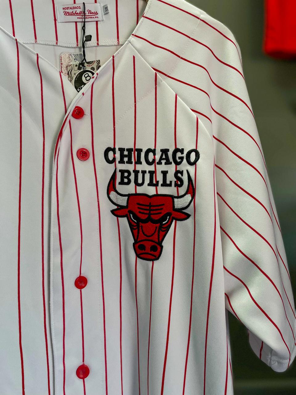 Chicago Bulls Mitchell & Ness NBA Button-up Shirt