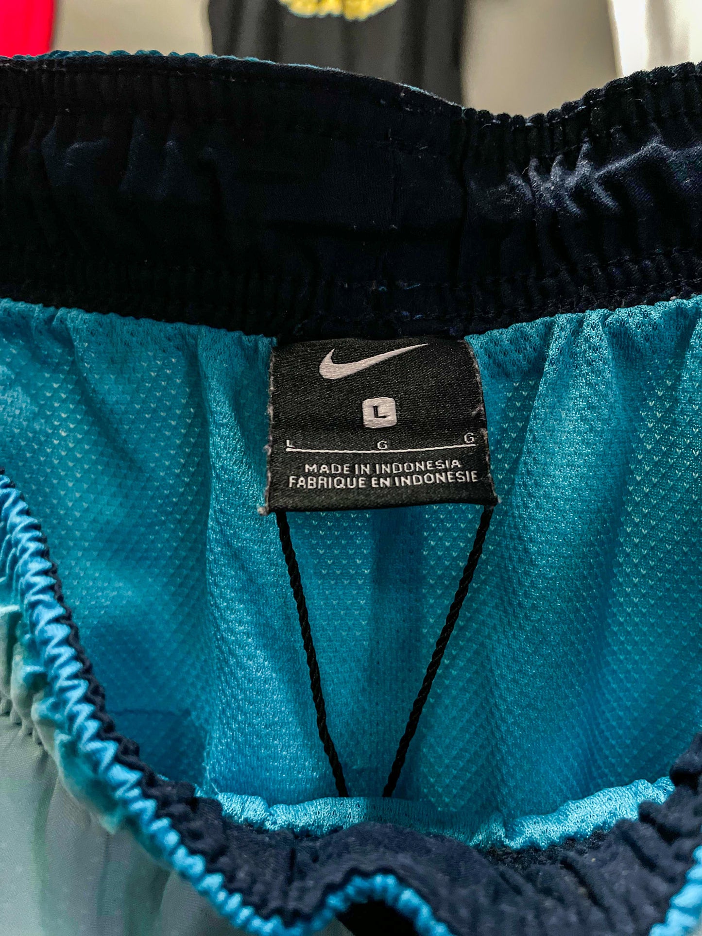 Nike Swoosh Sports Shorts - Large