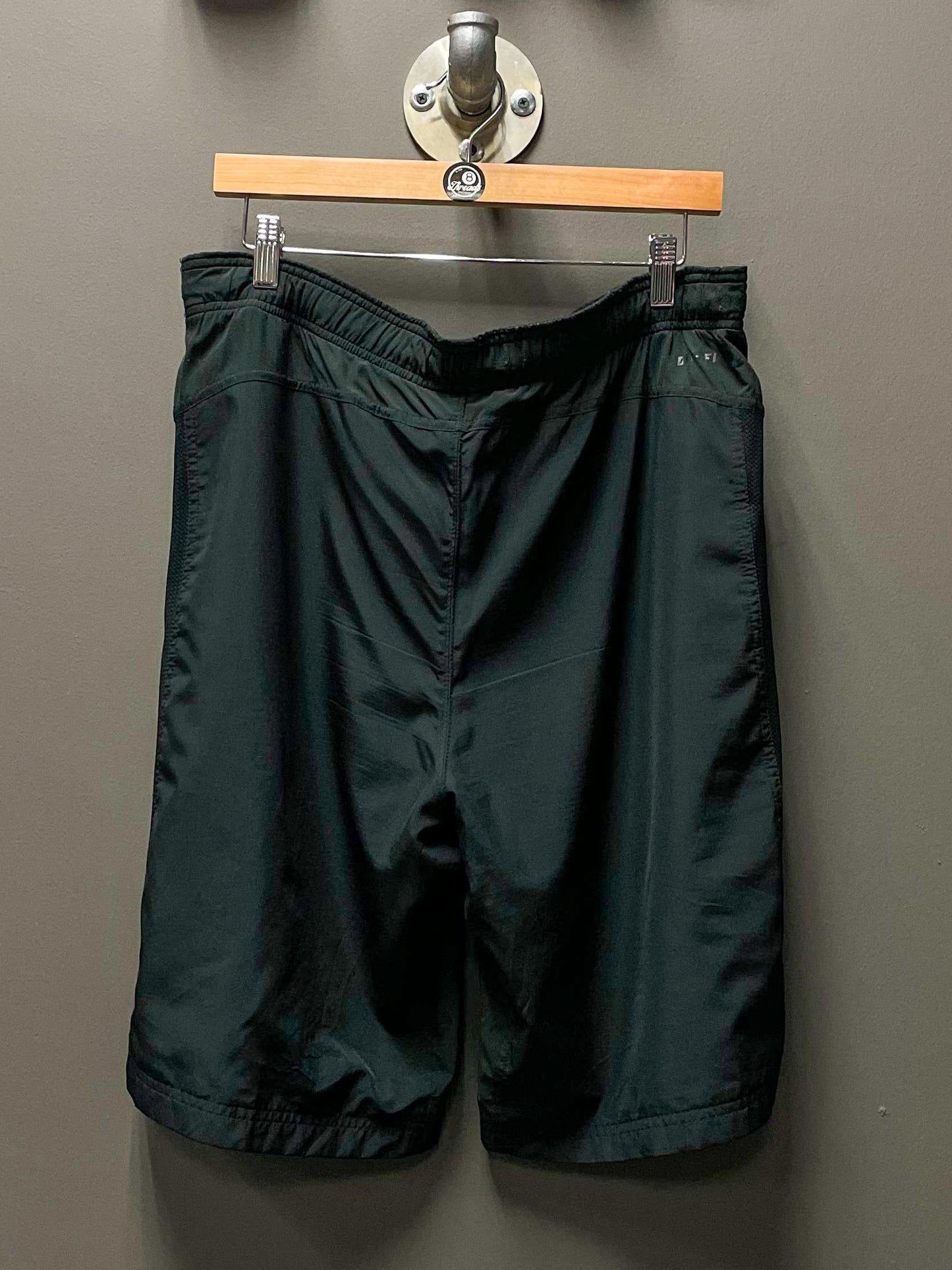 Nike Dri-Fit Swoosh Shorts - Large