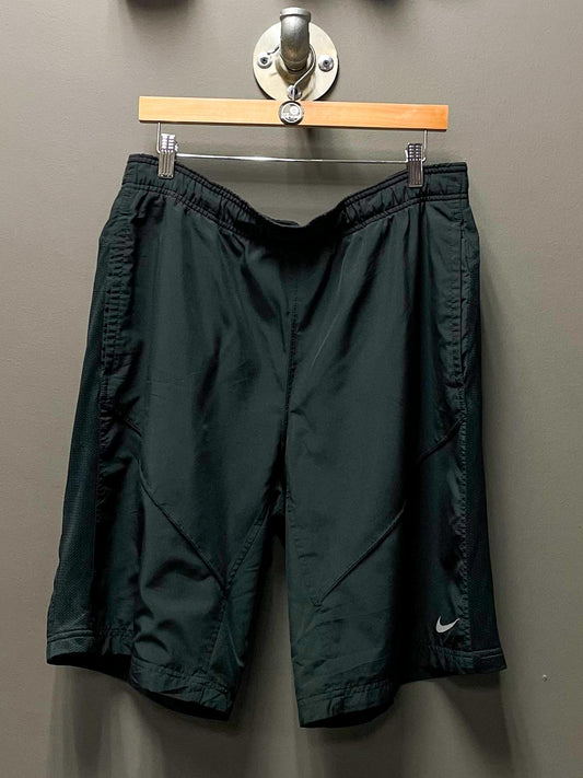 Nike Dri-Fit Swoosh Shorts - Large