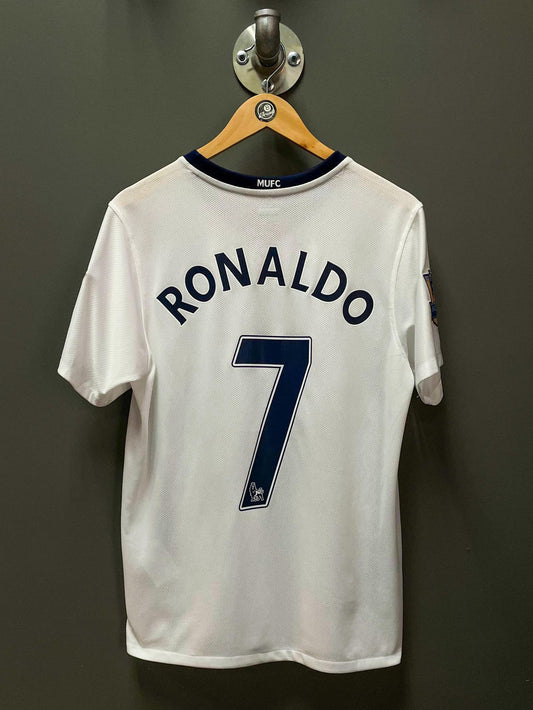 Manchester United Retro Nike "Ronaldo 7" Football Kit - Medium