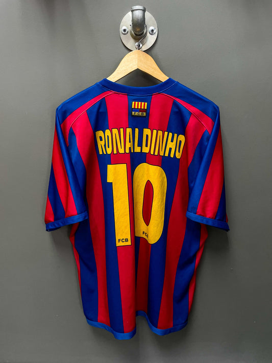 FC Barcelona "Ronaldinho 10" Retro Football Jersey - Fits Large