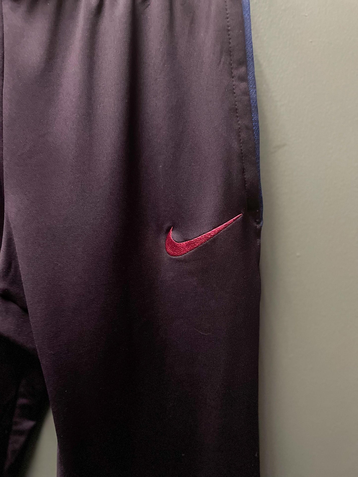 FC Barcelona Nike Football Trackpants - Medium