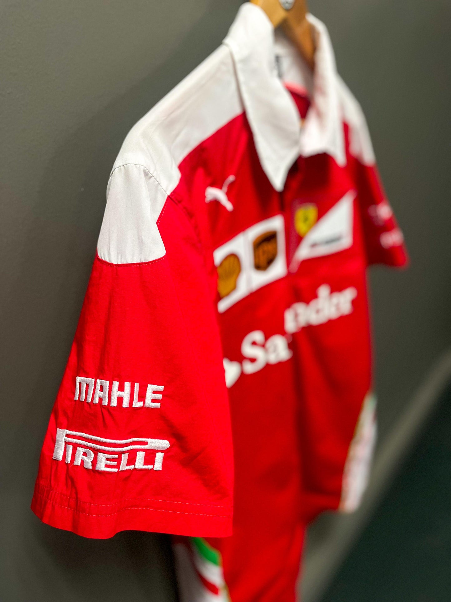 PUMA Scuderia Ferrari F1 Track Pit Crew Shirt - Medium