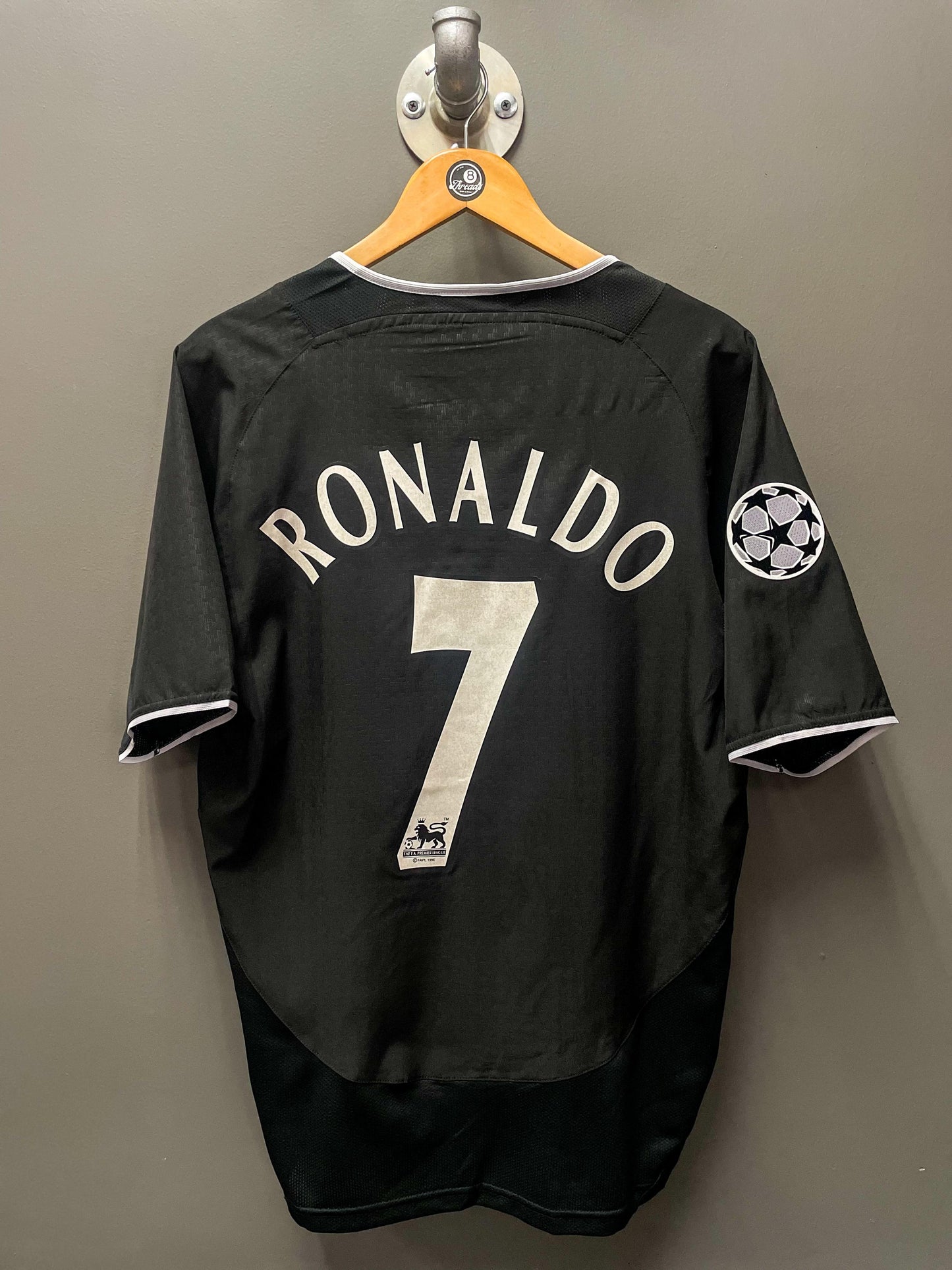 Manchester United 2003/04 Nike Champions League "Ronaldo 7" Retro Football Jersey - Medium