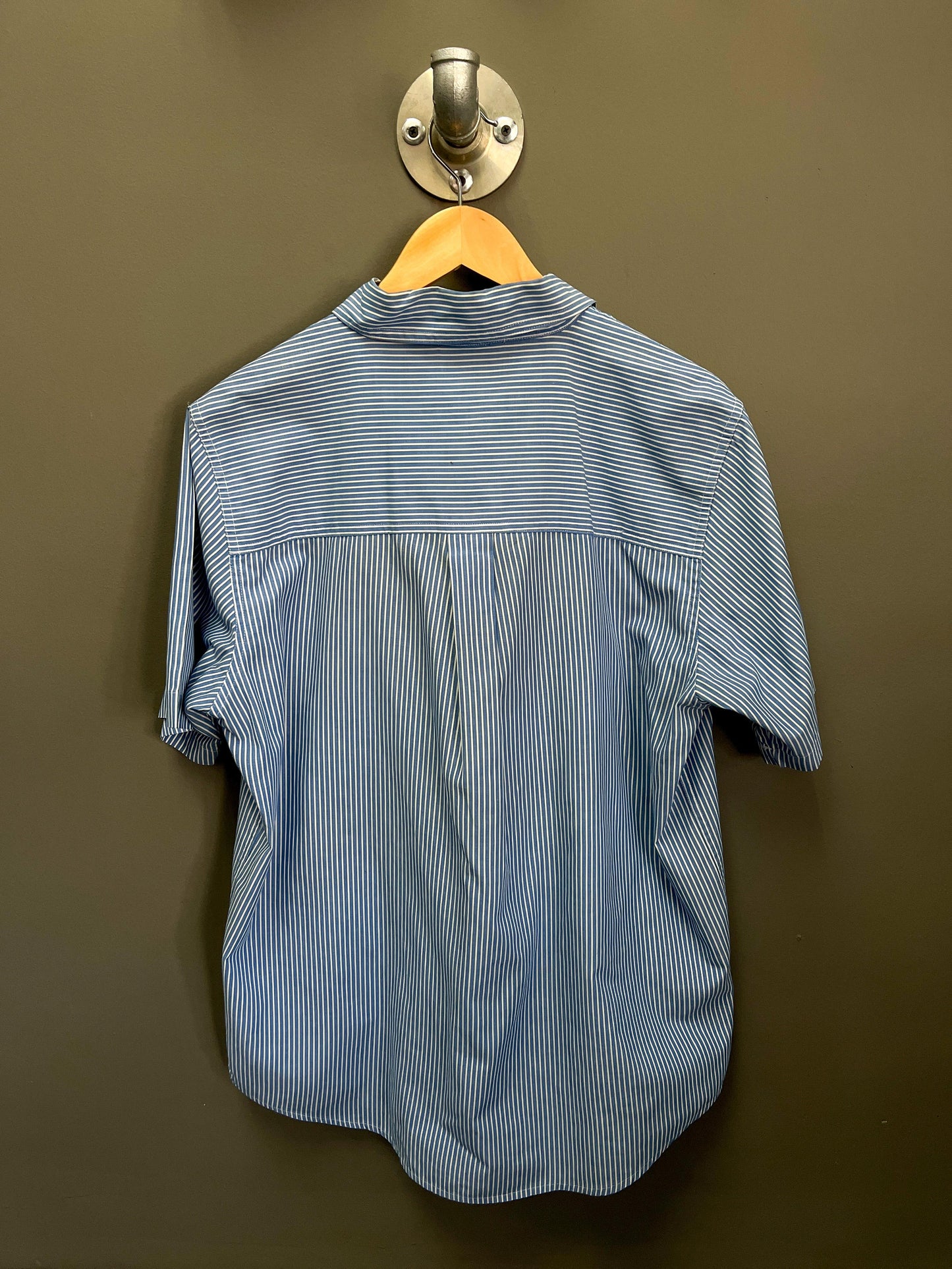 Chaps Ralph Lauren Button Up Shirt - Medium