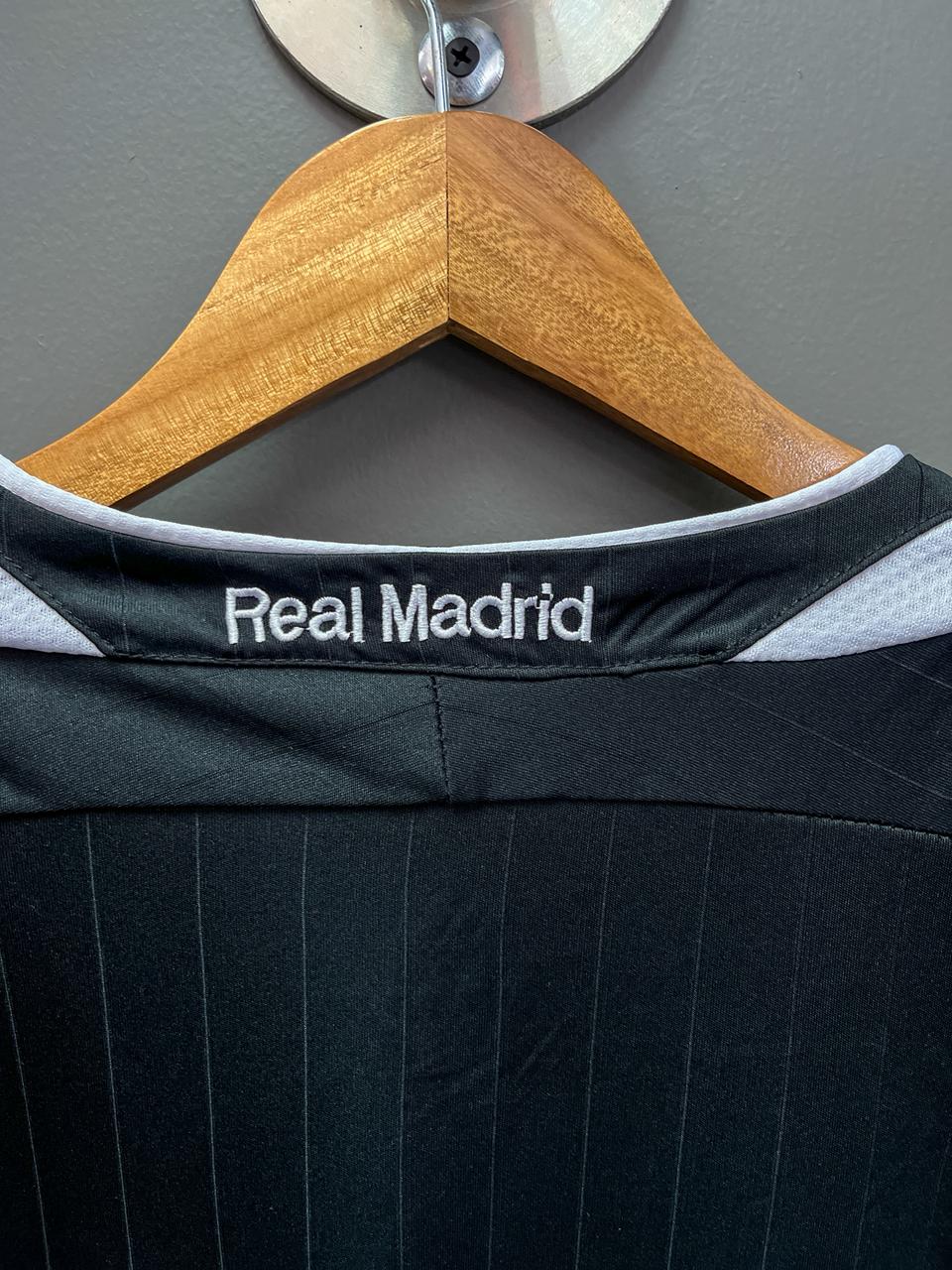 Real Madrid 2006/07 Away Adidas Retro Football Jersey