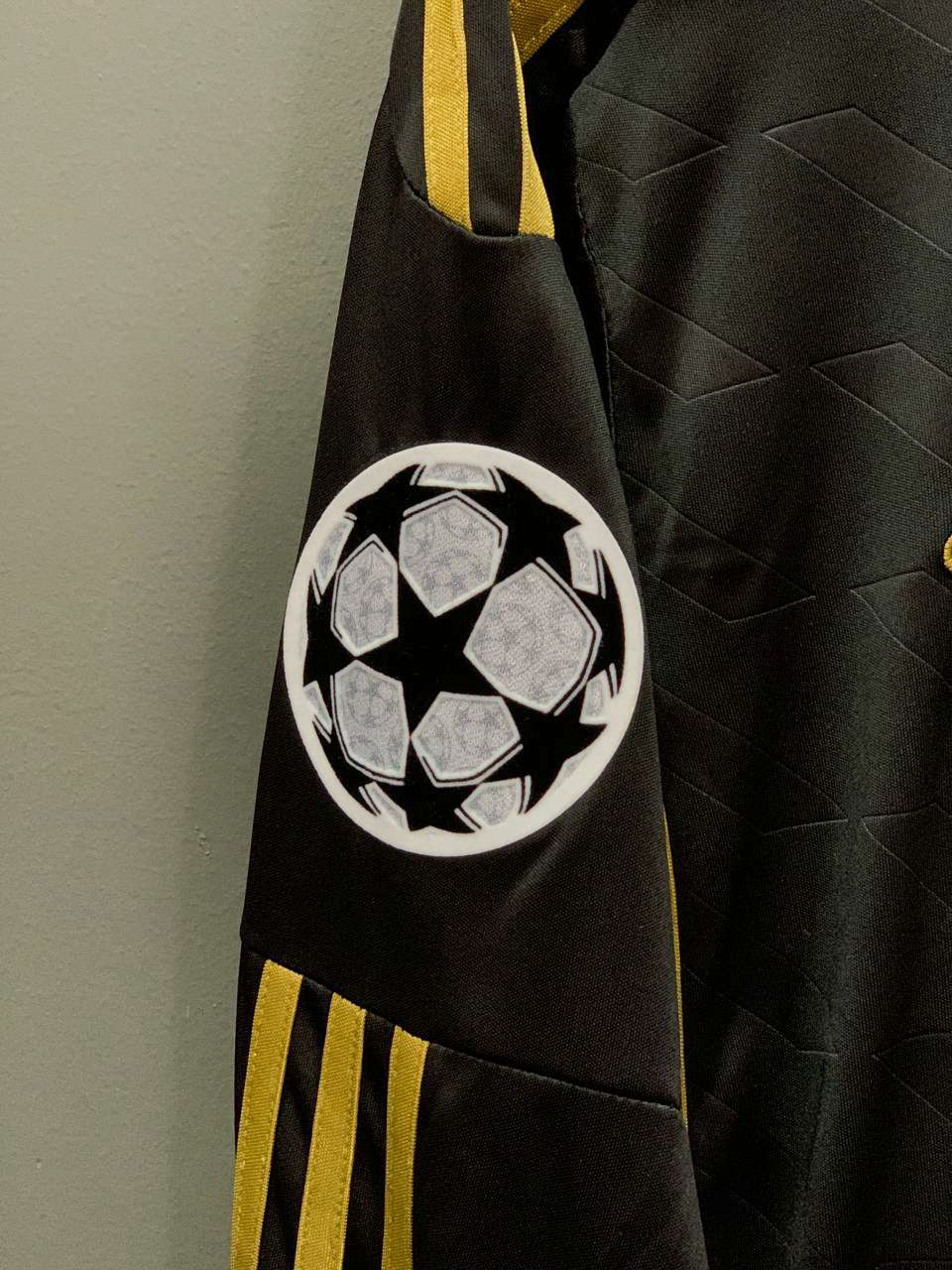 Real Madrid 2011/12 Away "CR7" Retro Football Jersey - Medium