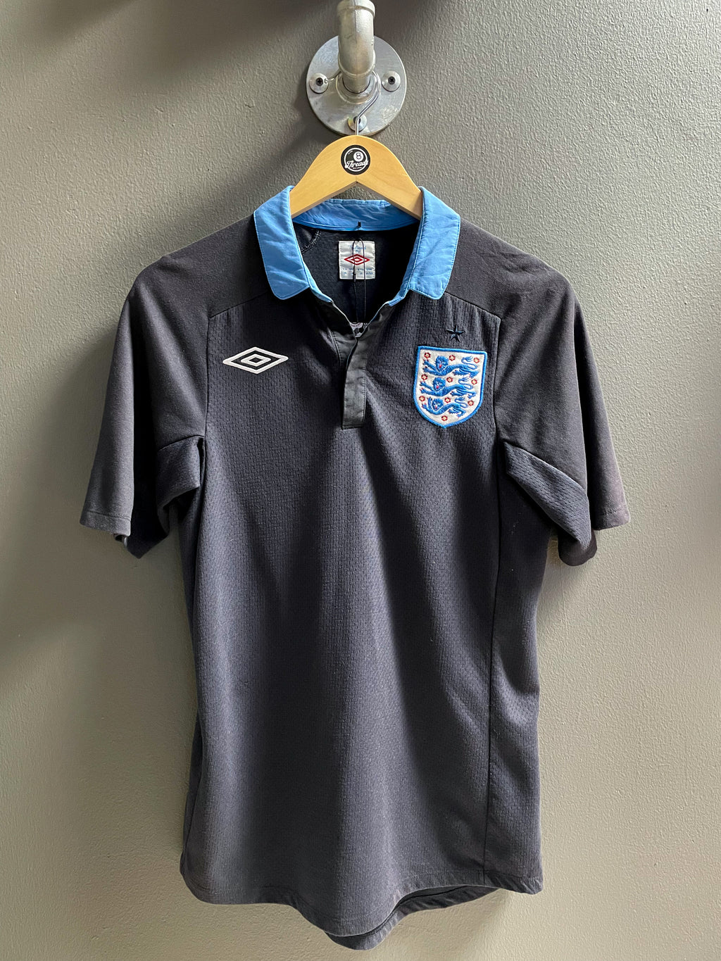 England 2011/12 Umbro Football Jersey - Small