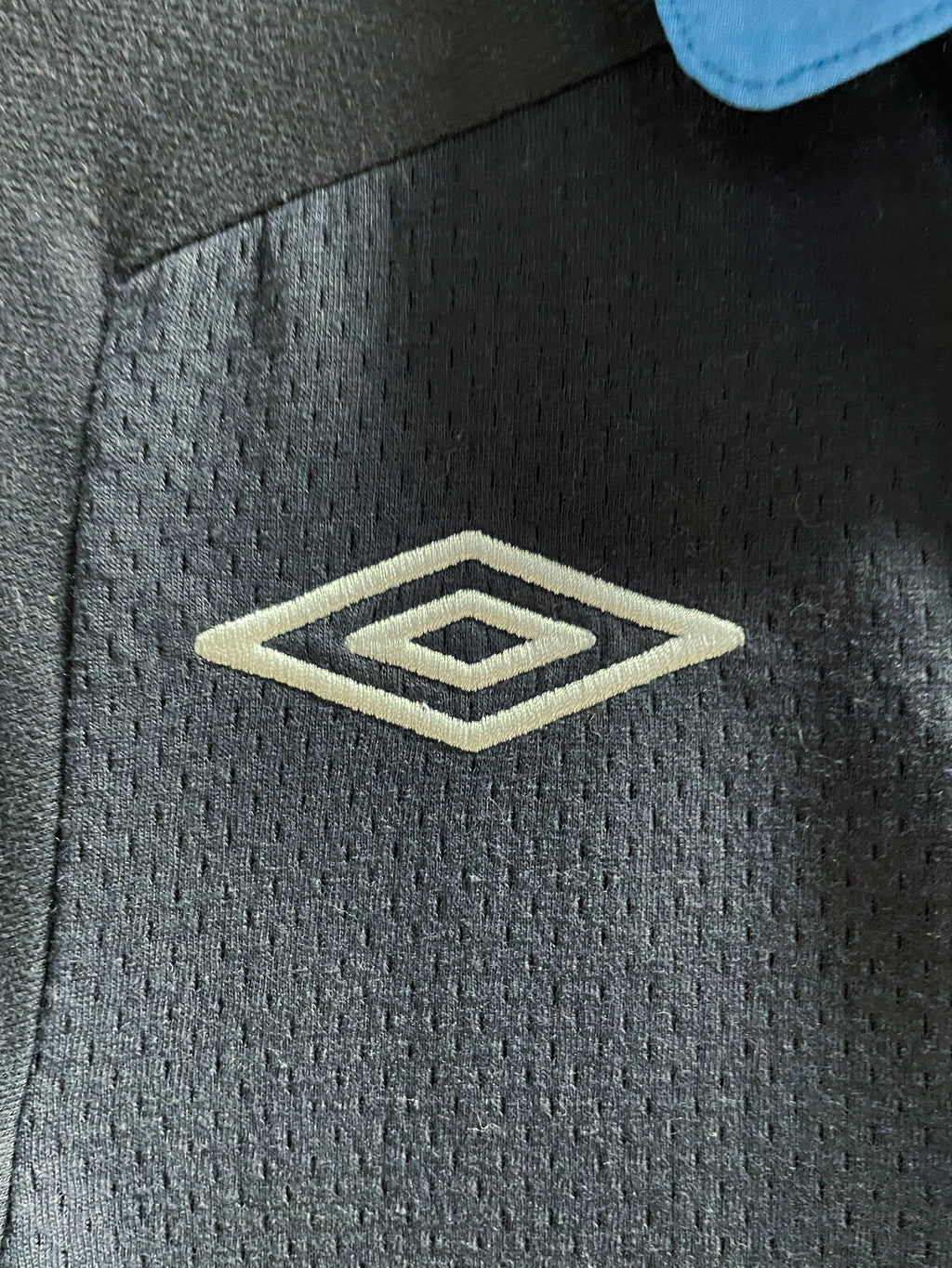 England 2011/12 Umbro Football Jersey - Small