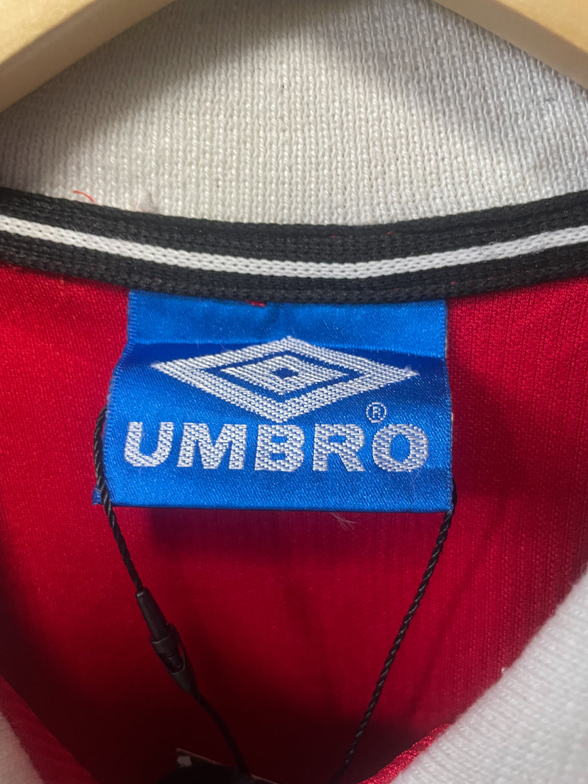 Manchester United 1998/99 Home Umbro Football Jersey - Large