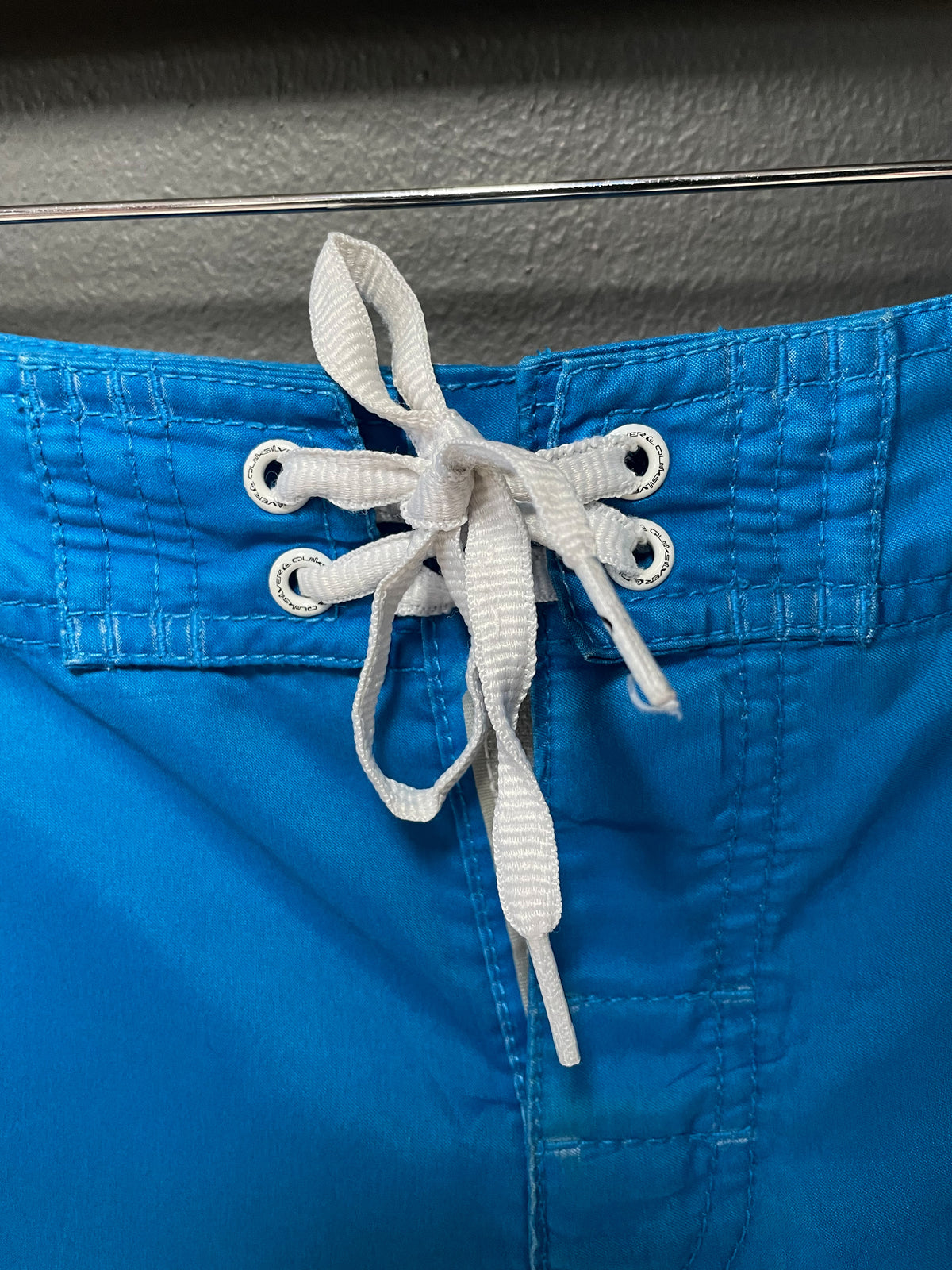Quiksilver Gradient Spellout Boardshorts - 34 (Large)