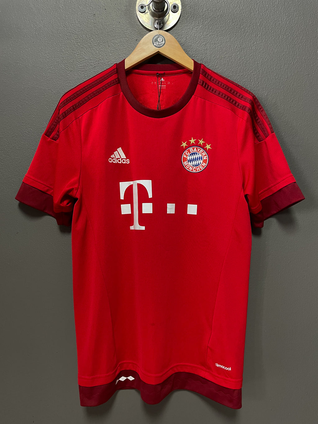 Bayern Munich 2015/16 Adidas Home Football Jersey - Medium