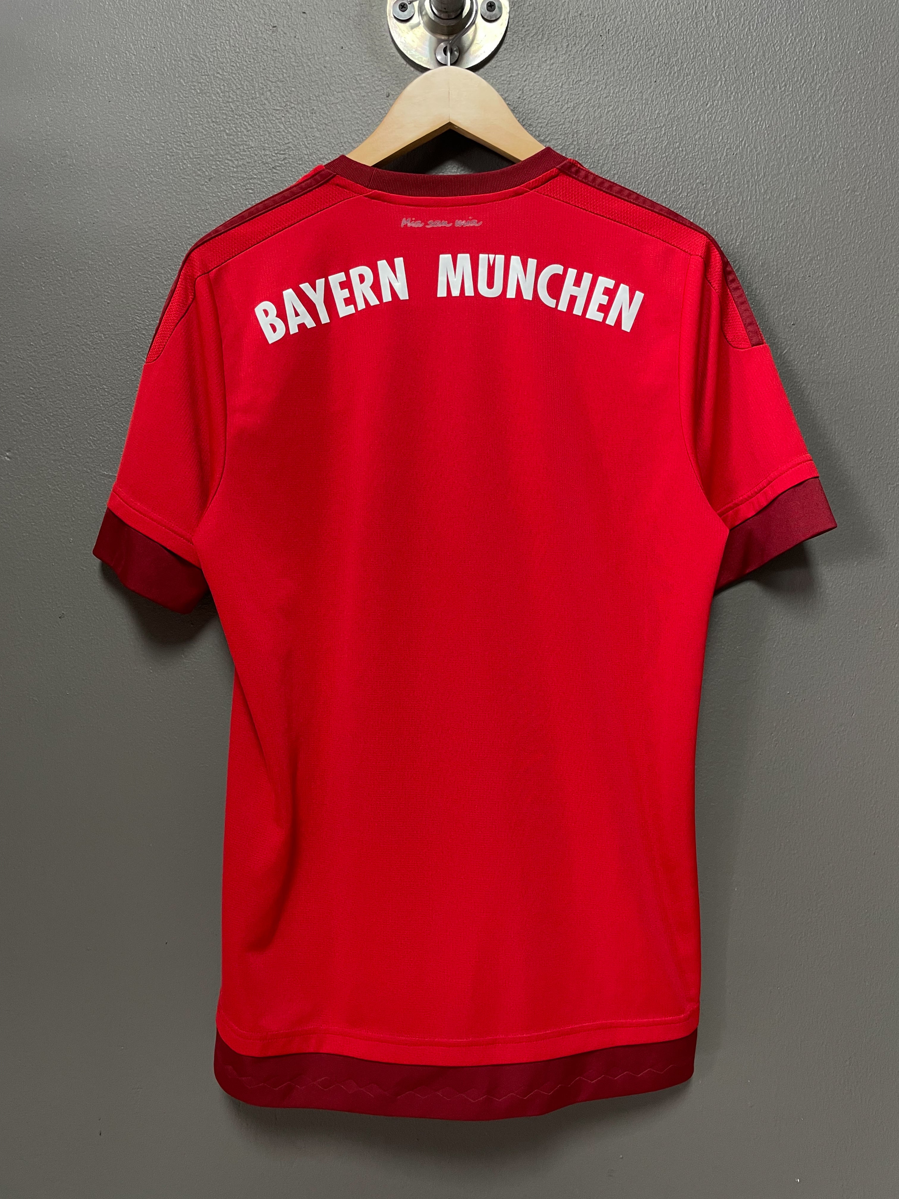 Bayern Munich 2015/16 Adidas Home Football Jersey - Medium