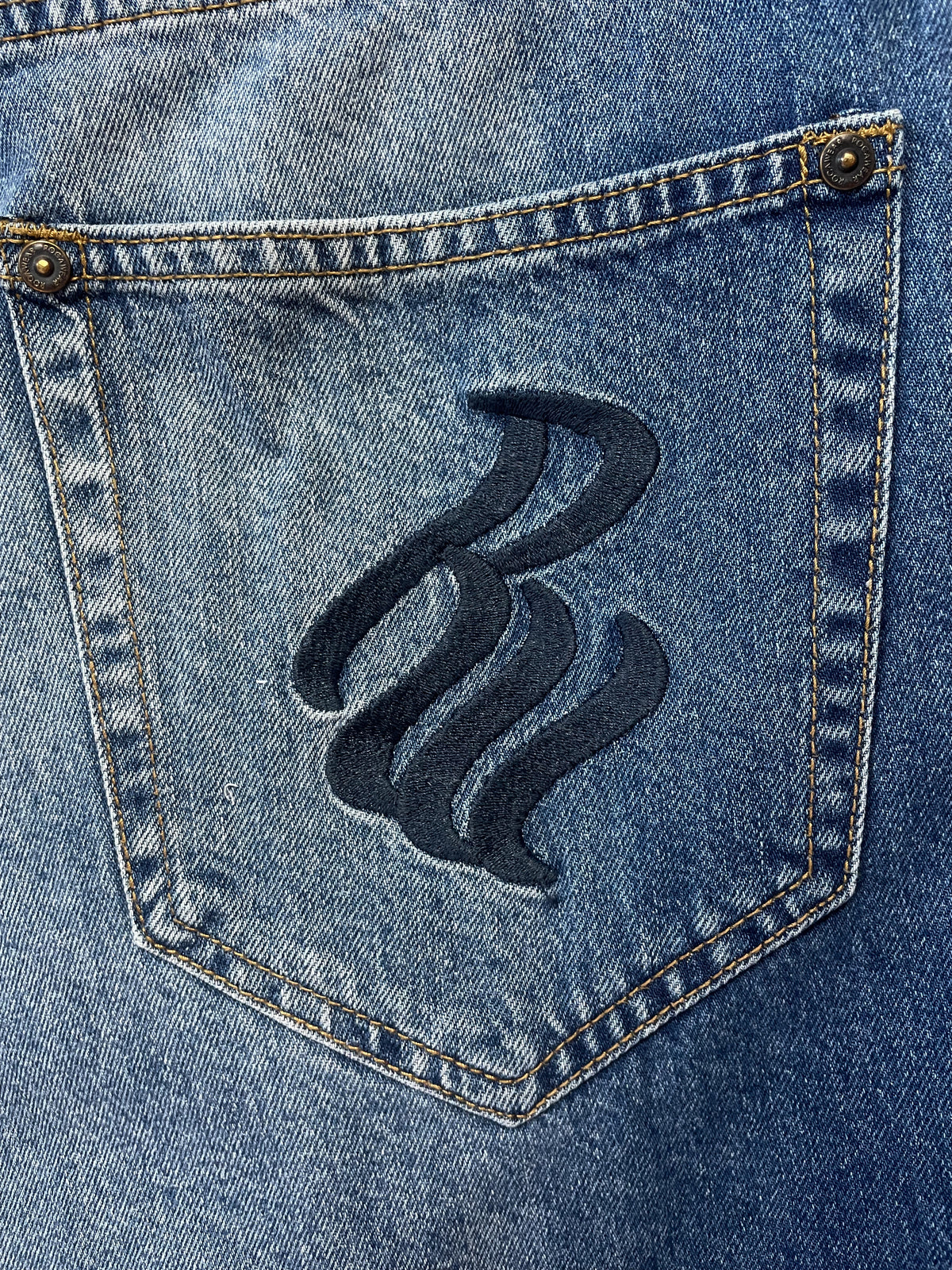 Rocawear Y2K Denim Shorts - 32 (Medium)