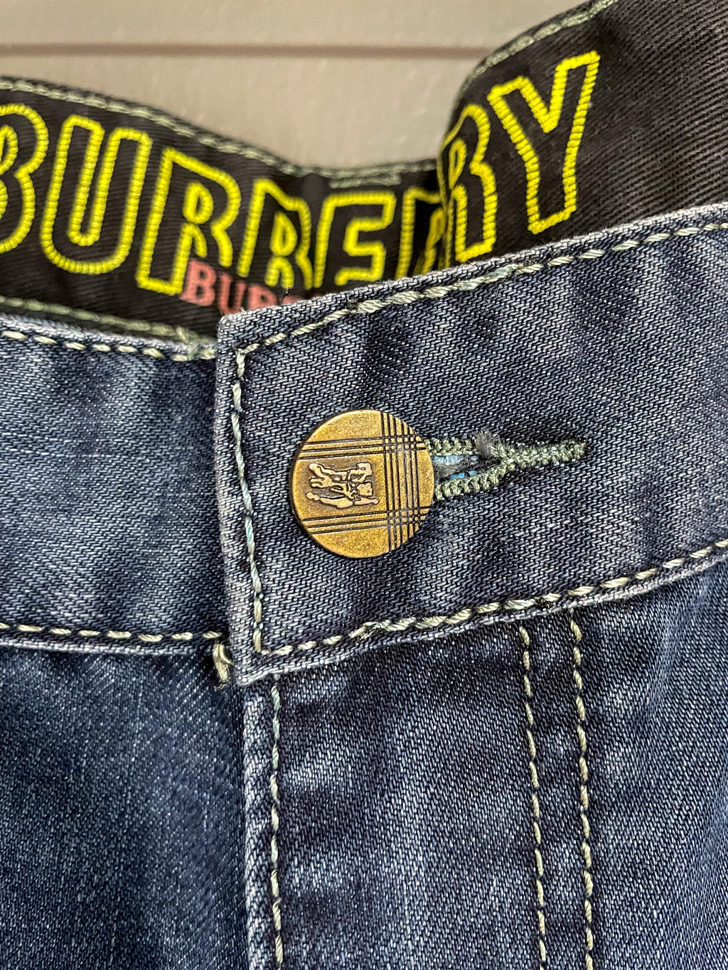 Burberry London Denim Jeans - 33 (Medium)