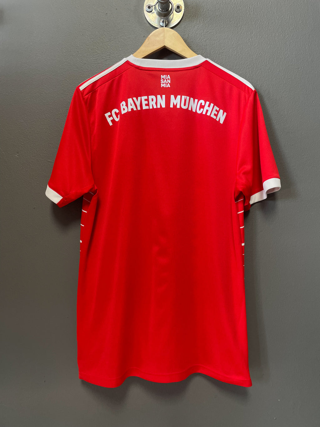 FC Bayern Munich 2022/23 Adidas Home Football Jersey - Large