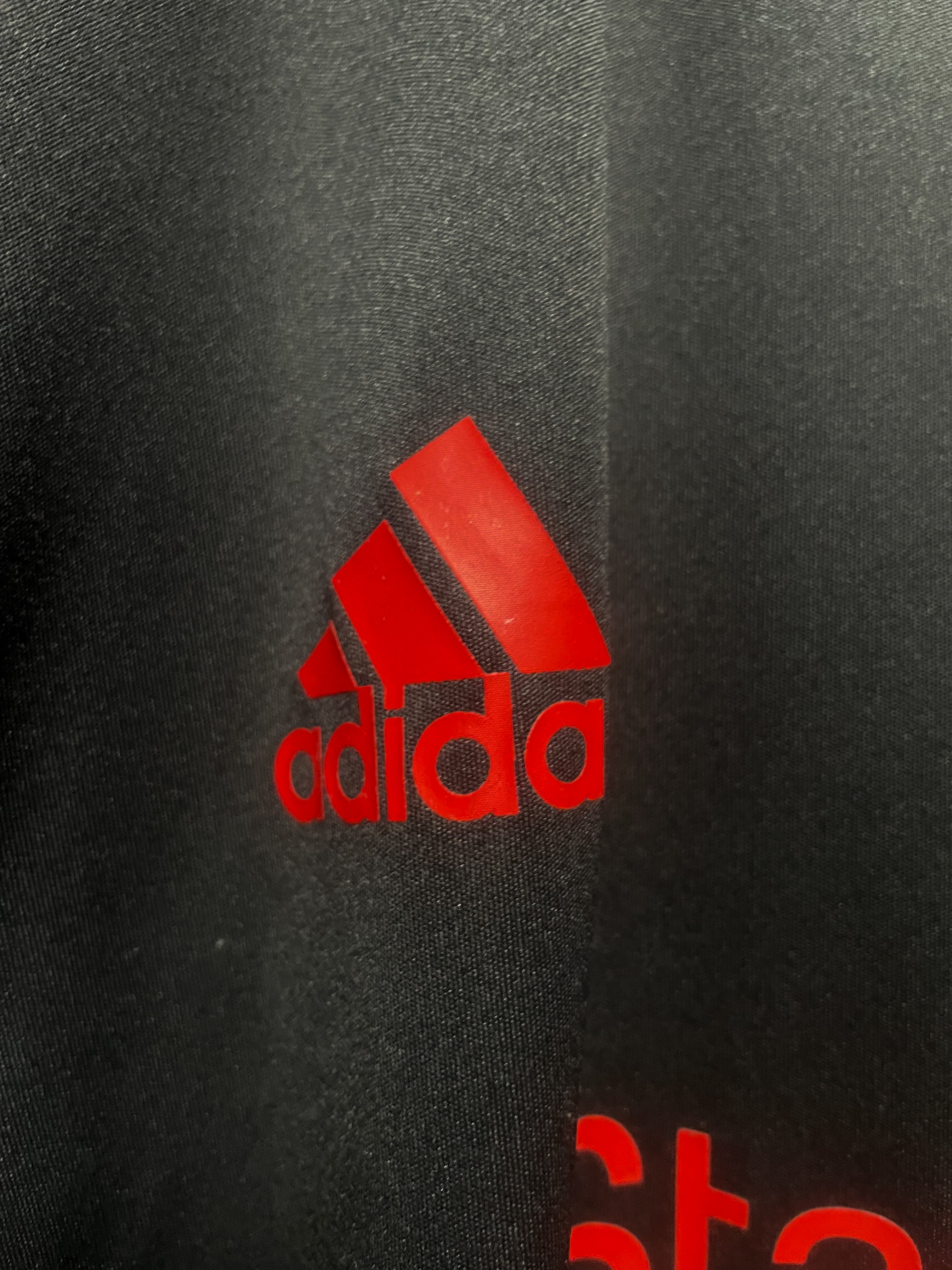 Liverpool FC 2010/11 Adidas Prematch Football Jersey - Extra Large