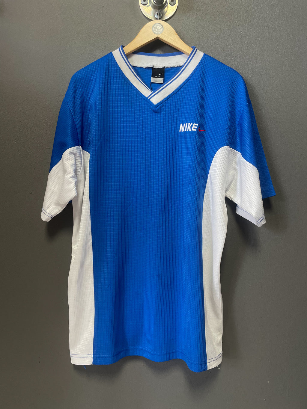 Nike Swoosh Vneck Sports Tee - Large