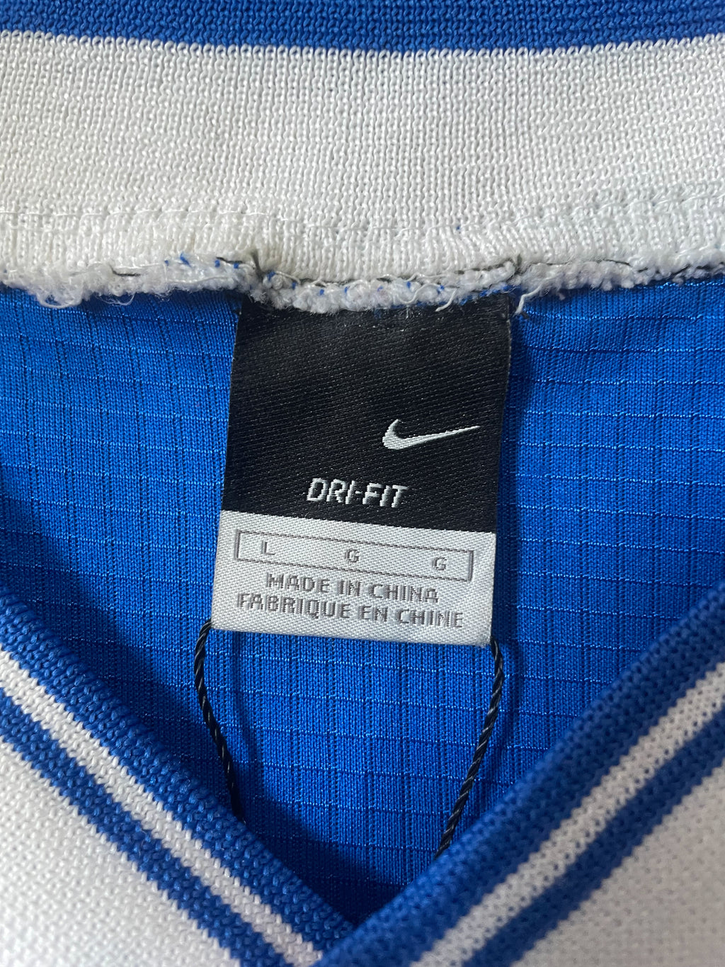 Nike Swoosh Vneck Sports Tee - Large