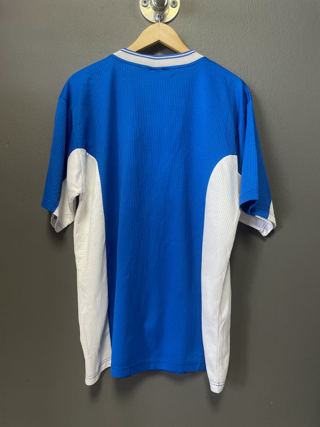 Nike Swoosh Vneck Sports Tee - Large